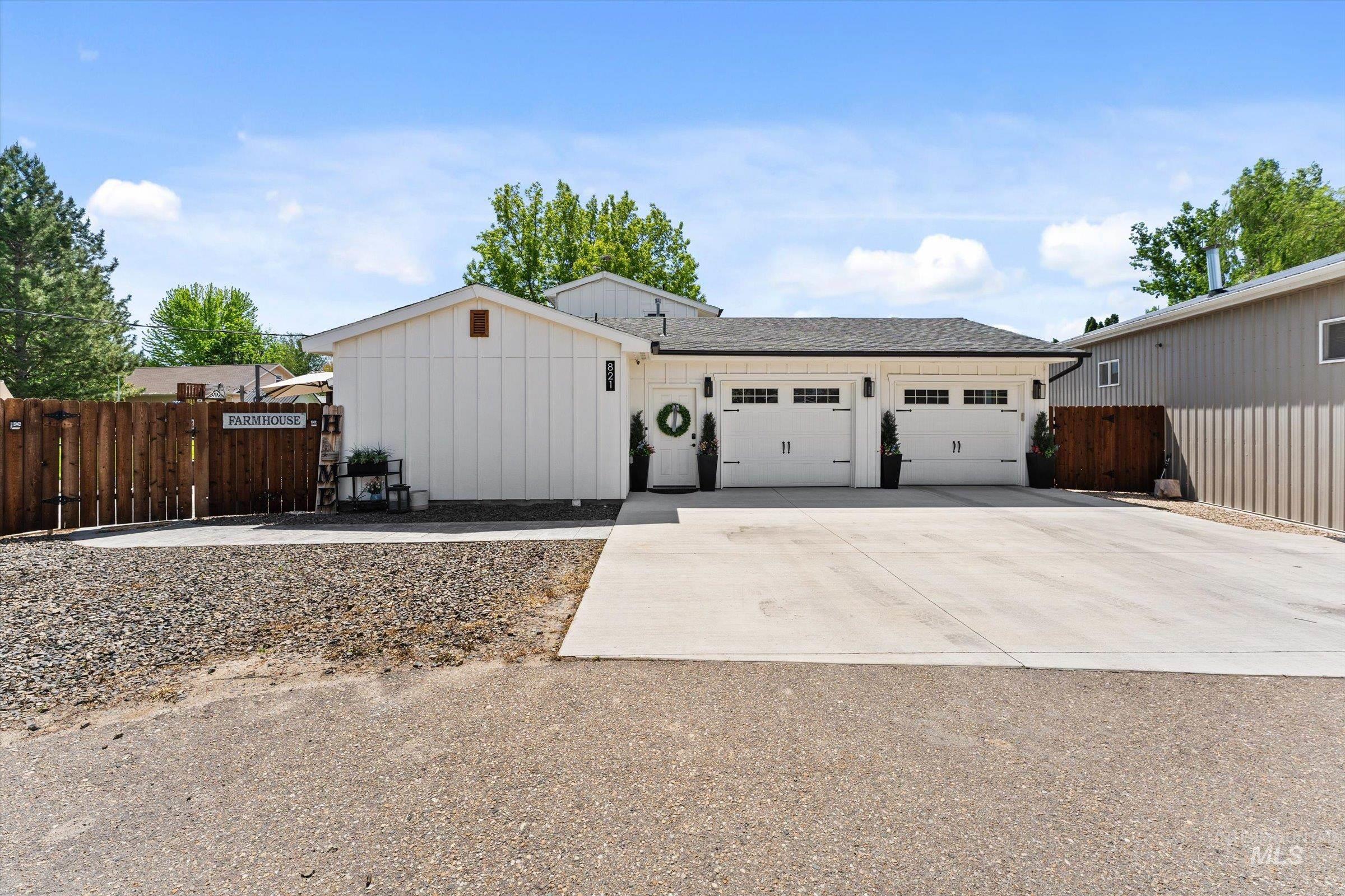 821 S Cove Ln Property Photo 4