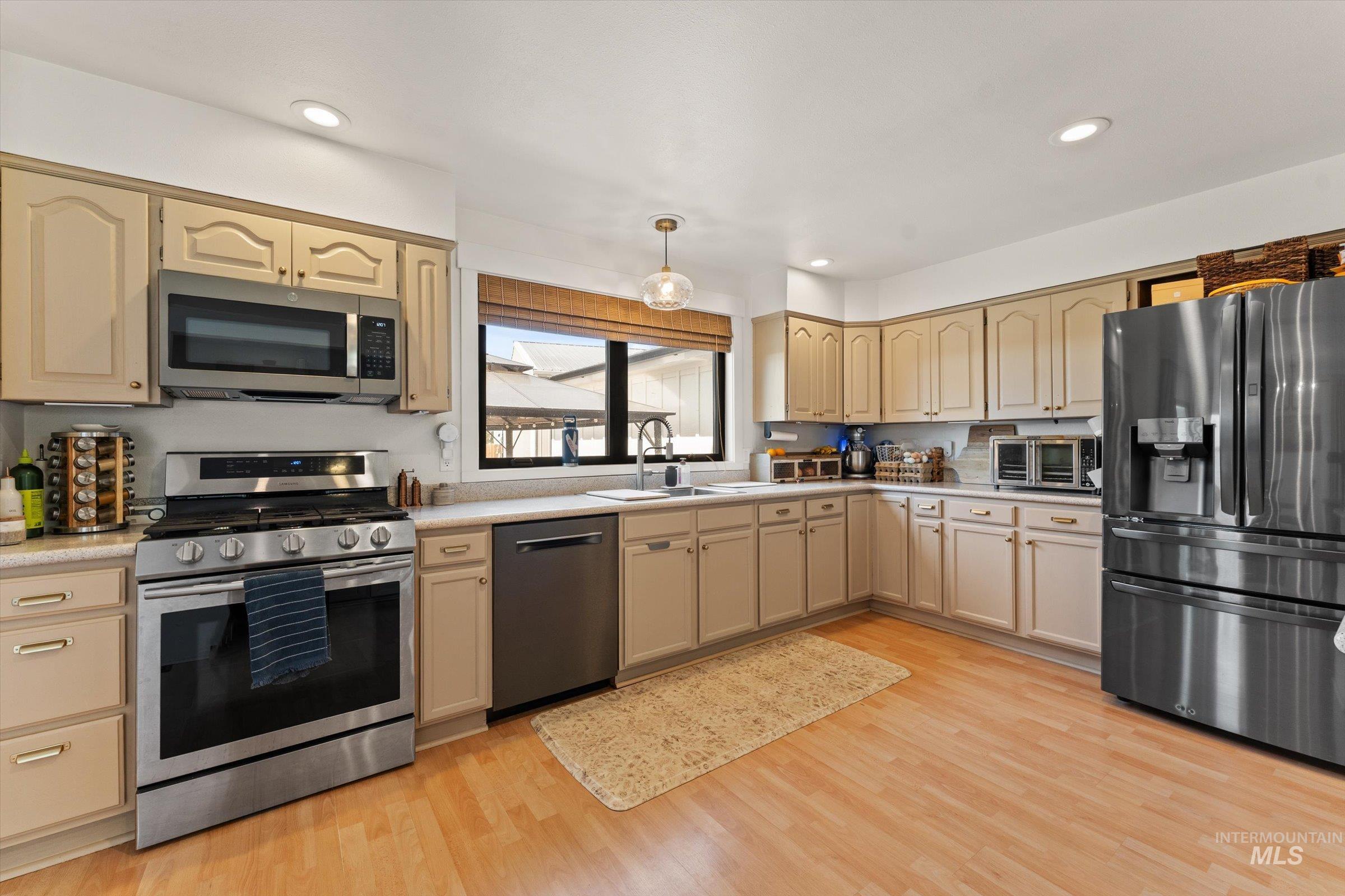 821 S Cove Ln Property Photo 10
