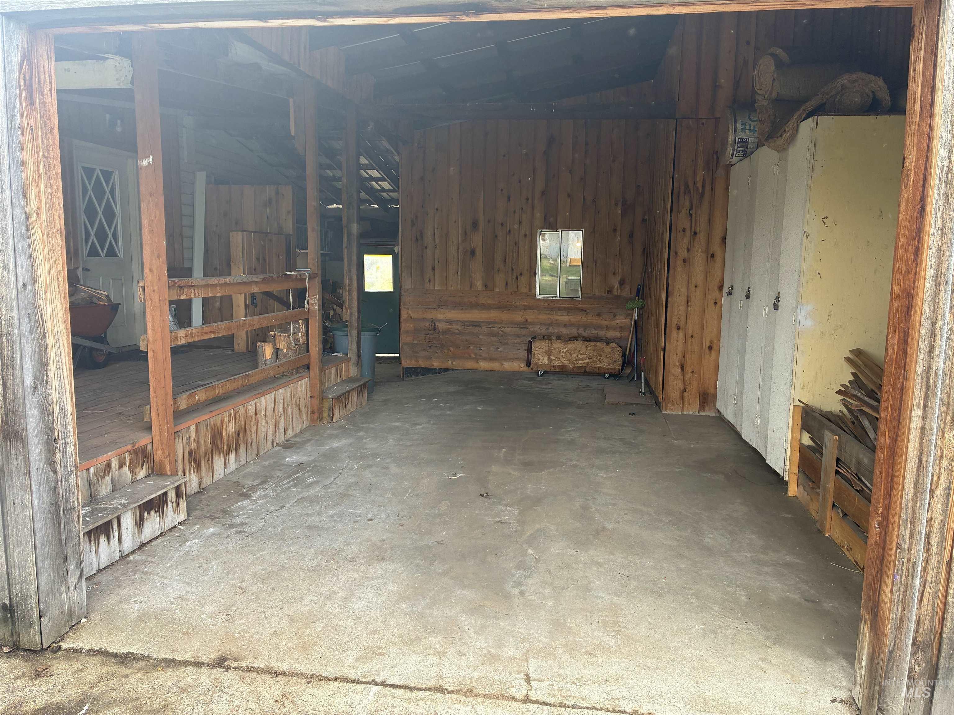 510 E Main St. Property Photo 10