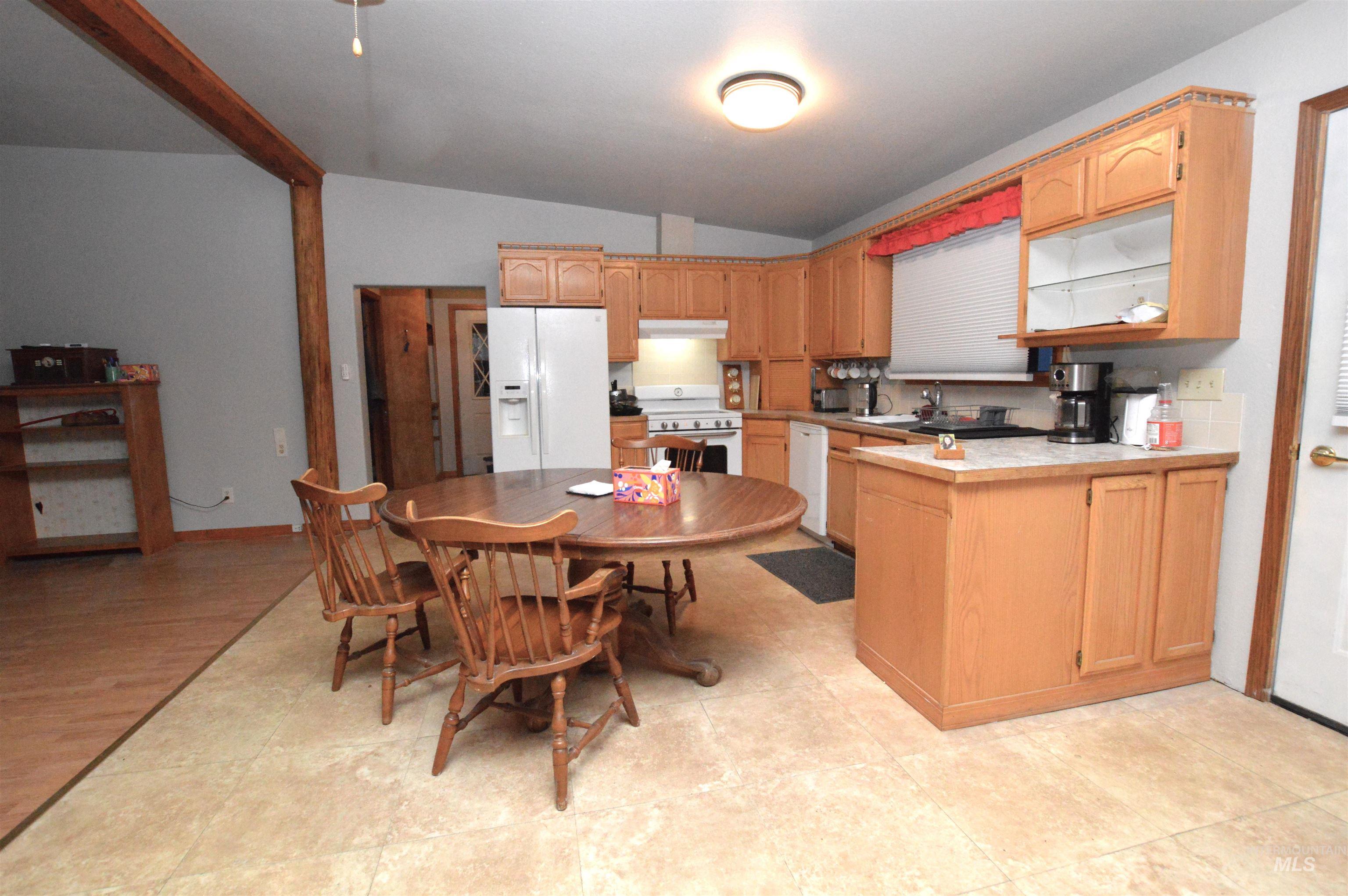510 E Main St. Property Photo 16