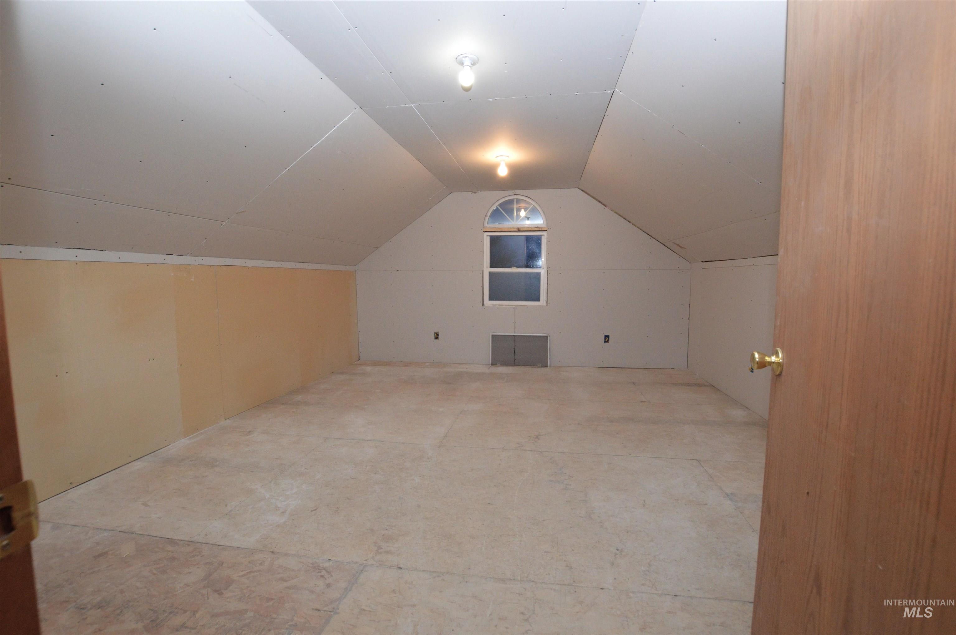 510 E Main St. Property Photo 30