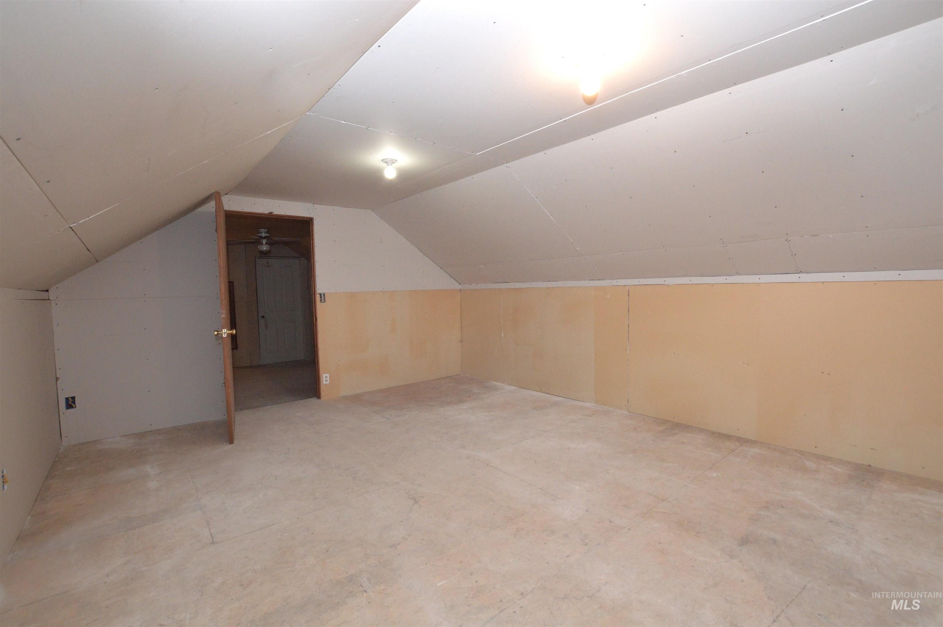 510 E Main St. Property Photo 31
