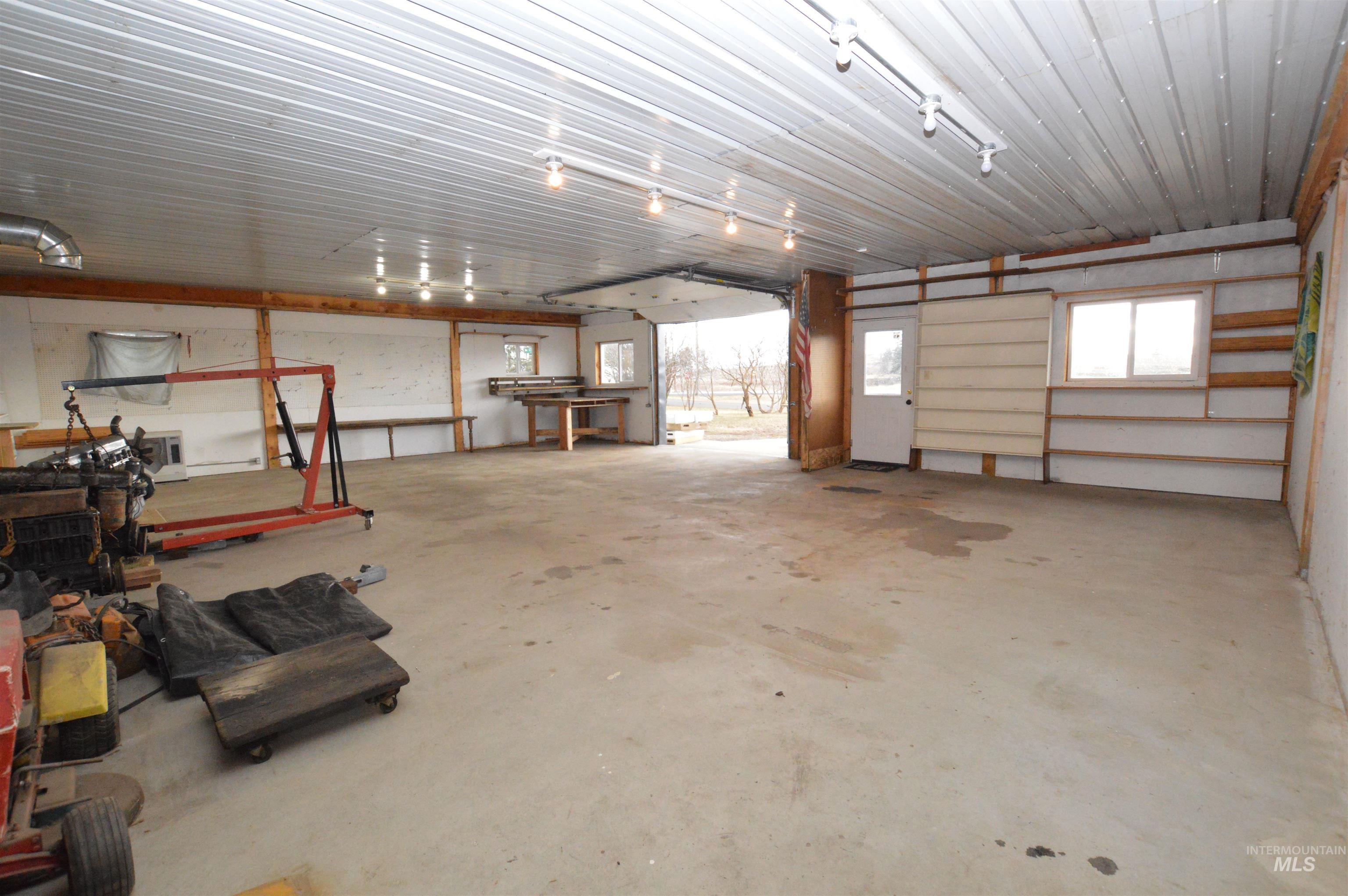 510 E Main St. Property Photo 36