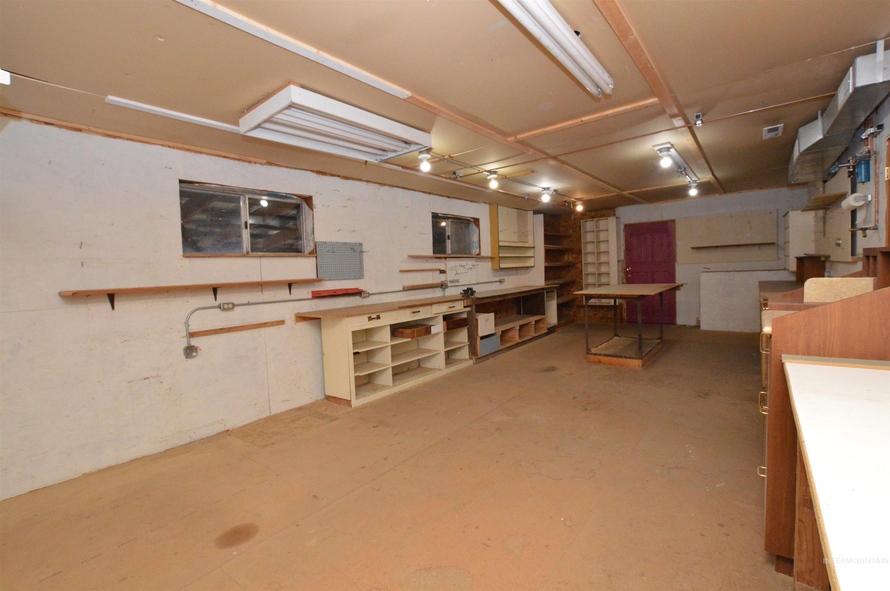 510 E Main St. Property Photo 42