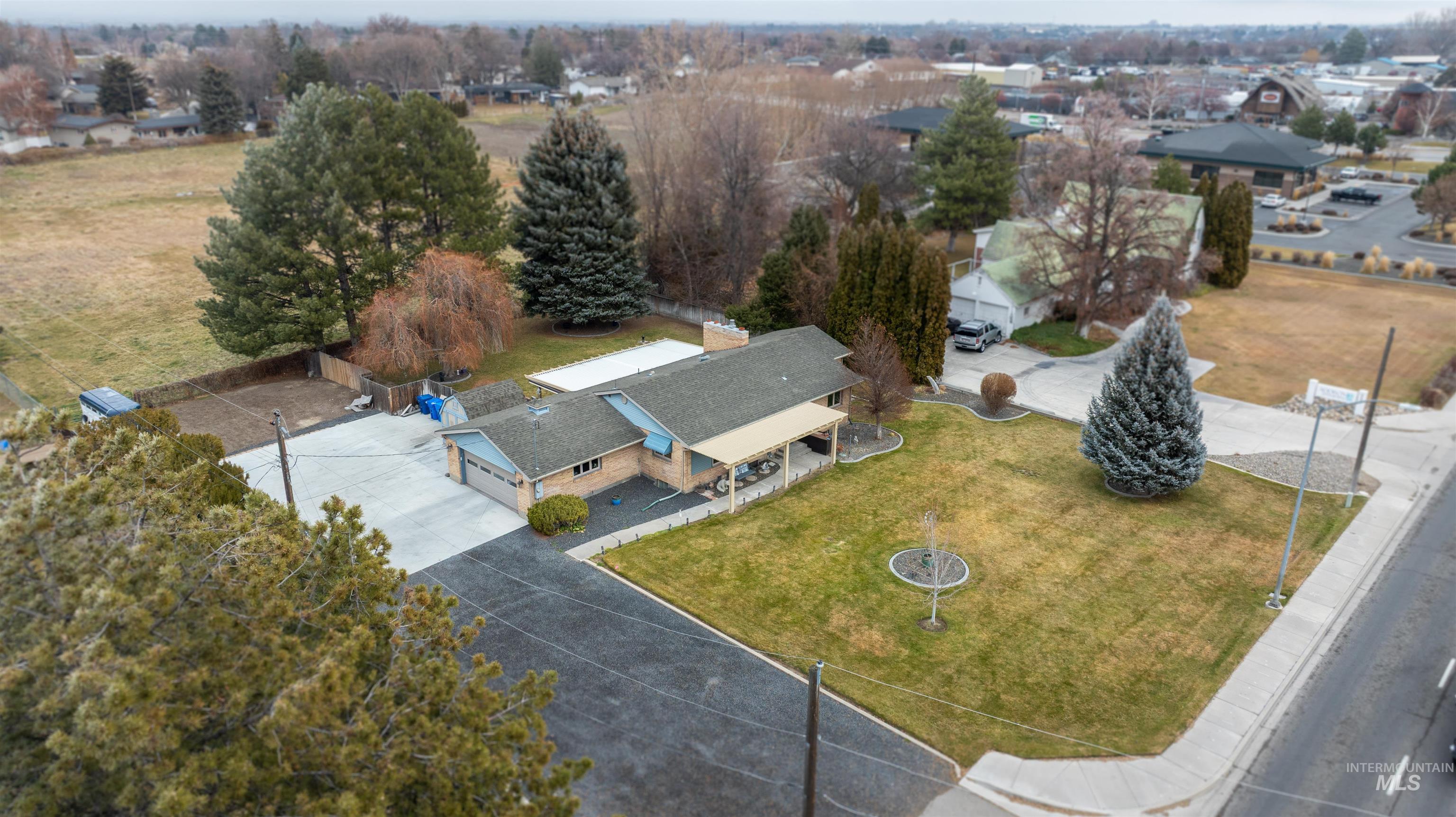 2111 Addison Ave E Property Photo 5