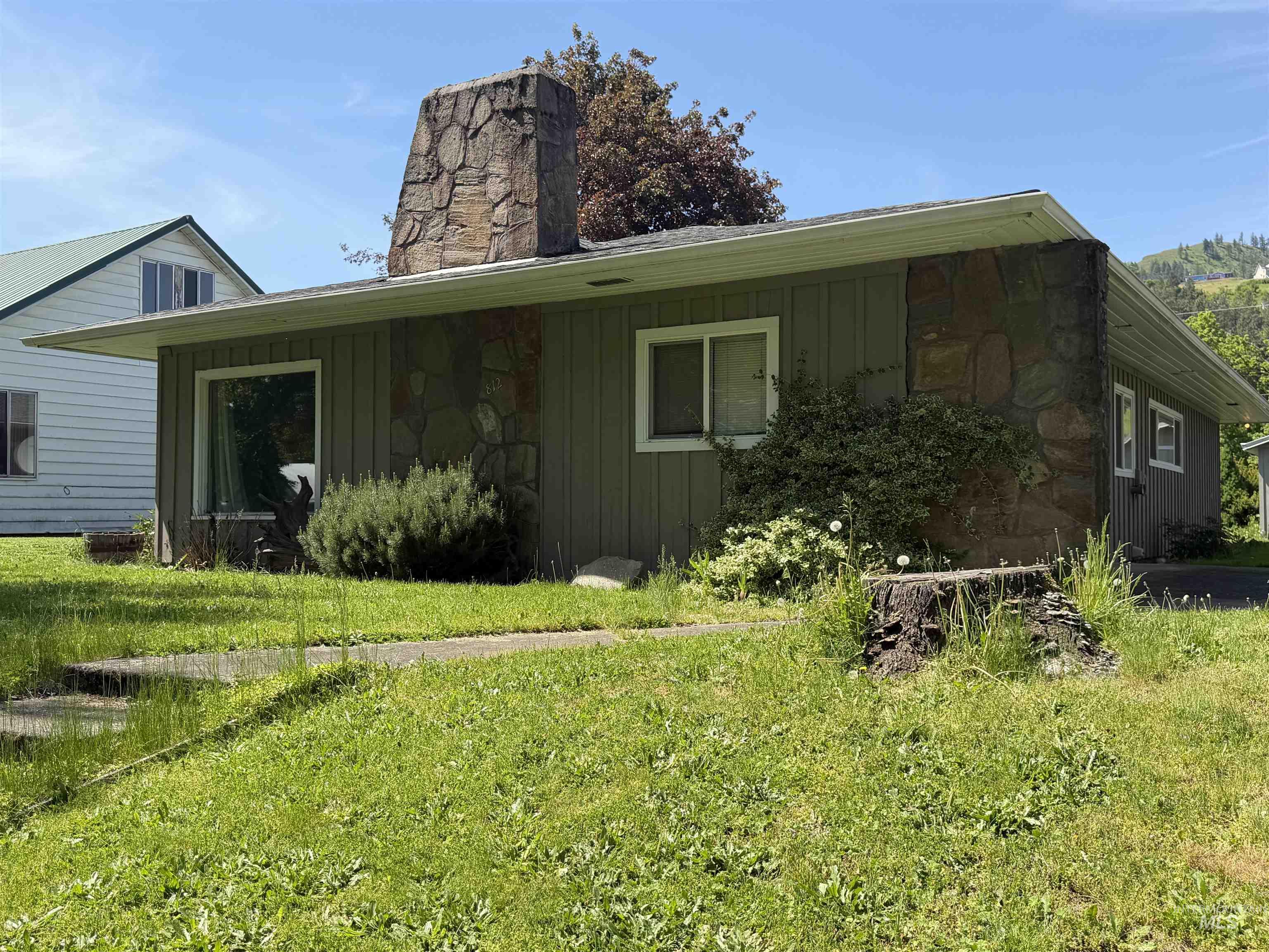 812 Maple Street Property Photo 1