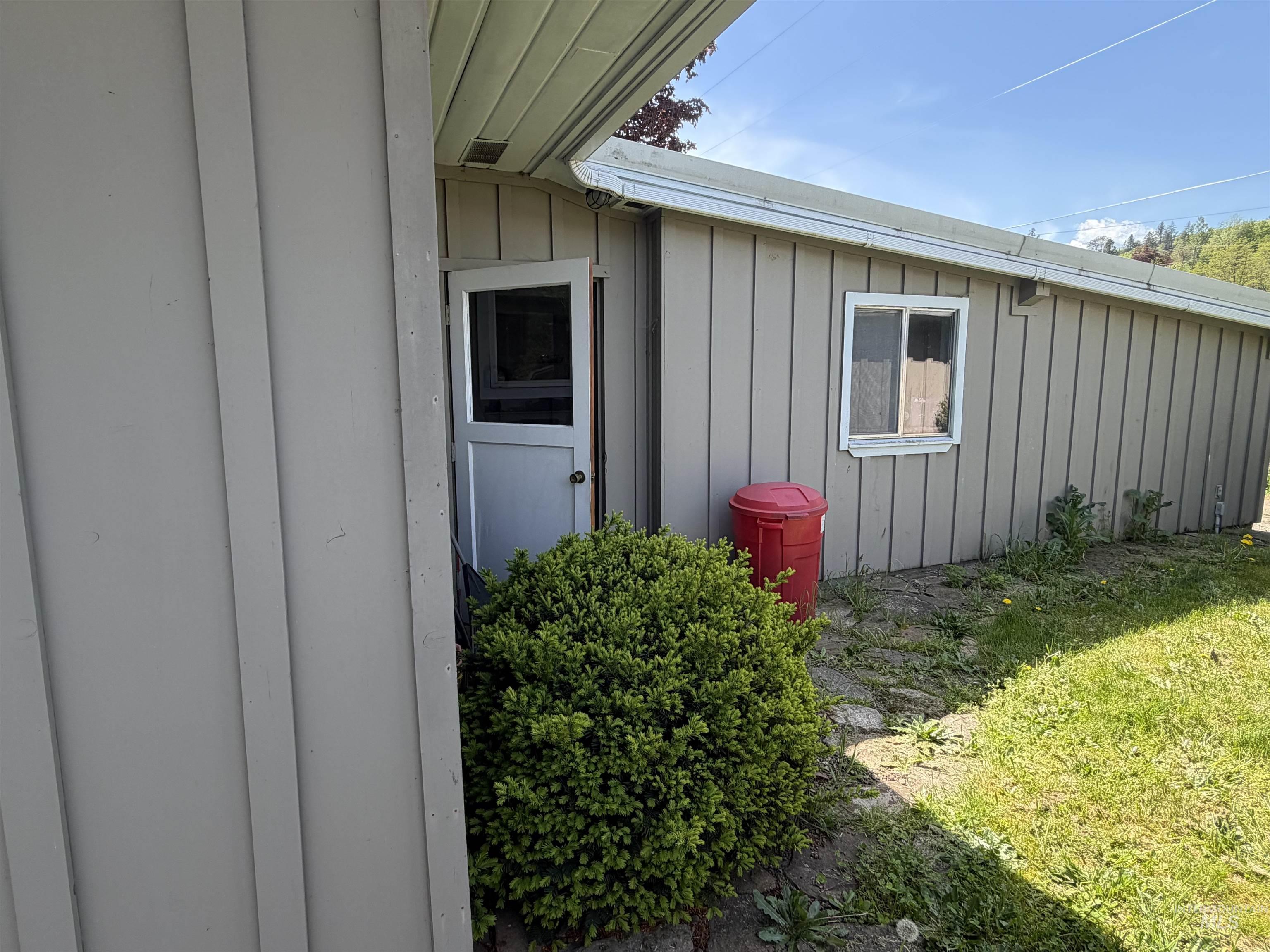812 Maple Street Property Photo 5