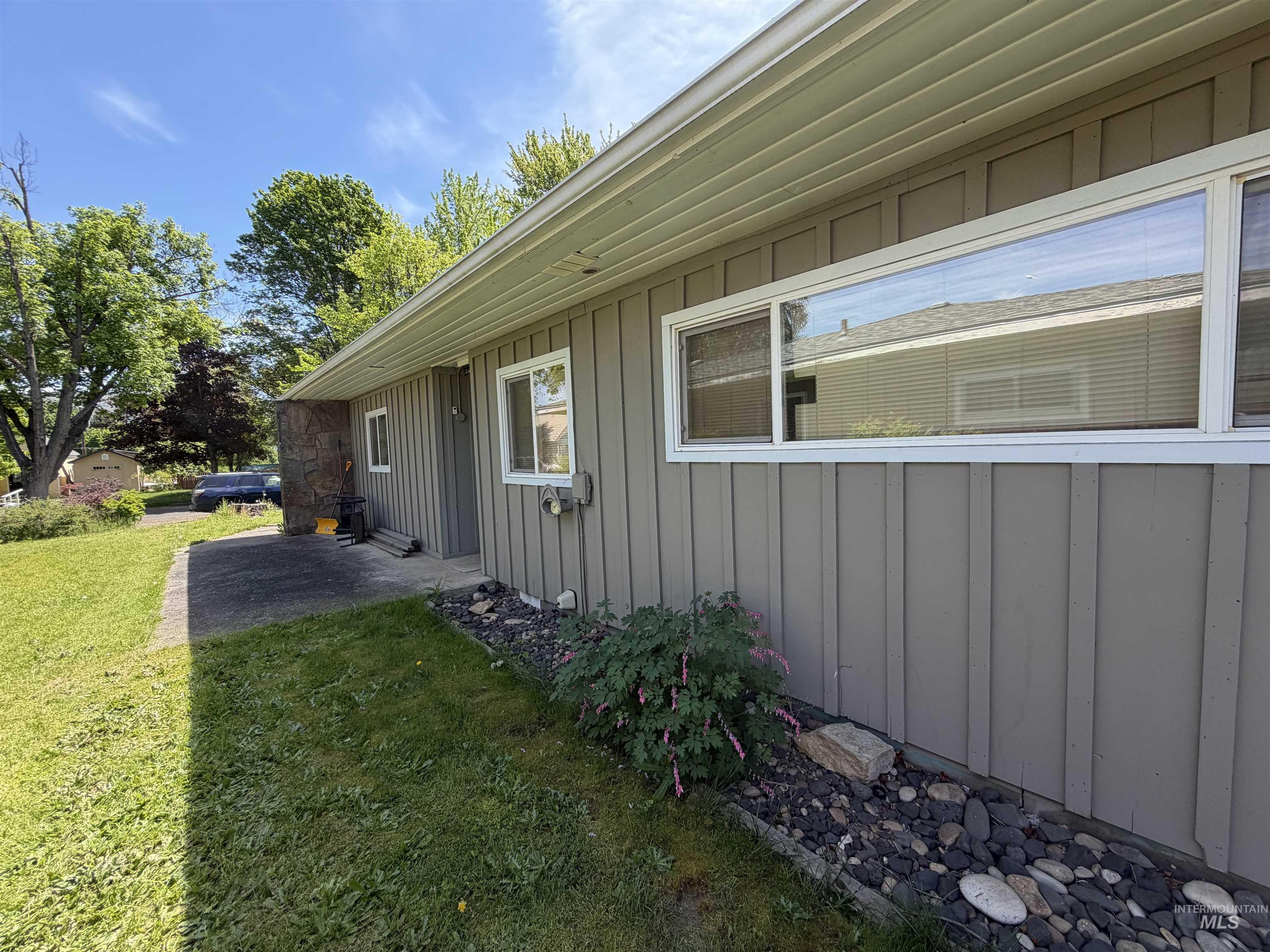 812 Maple Street Property Photo 6