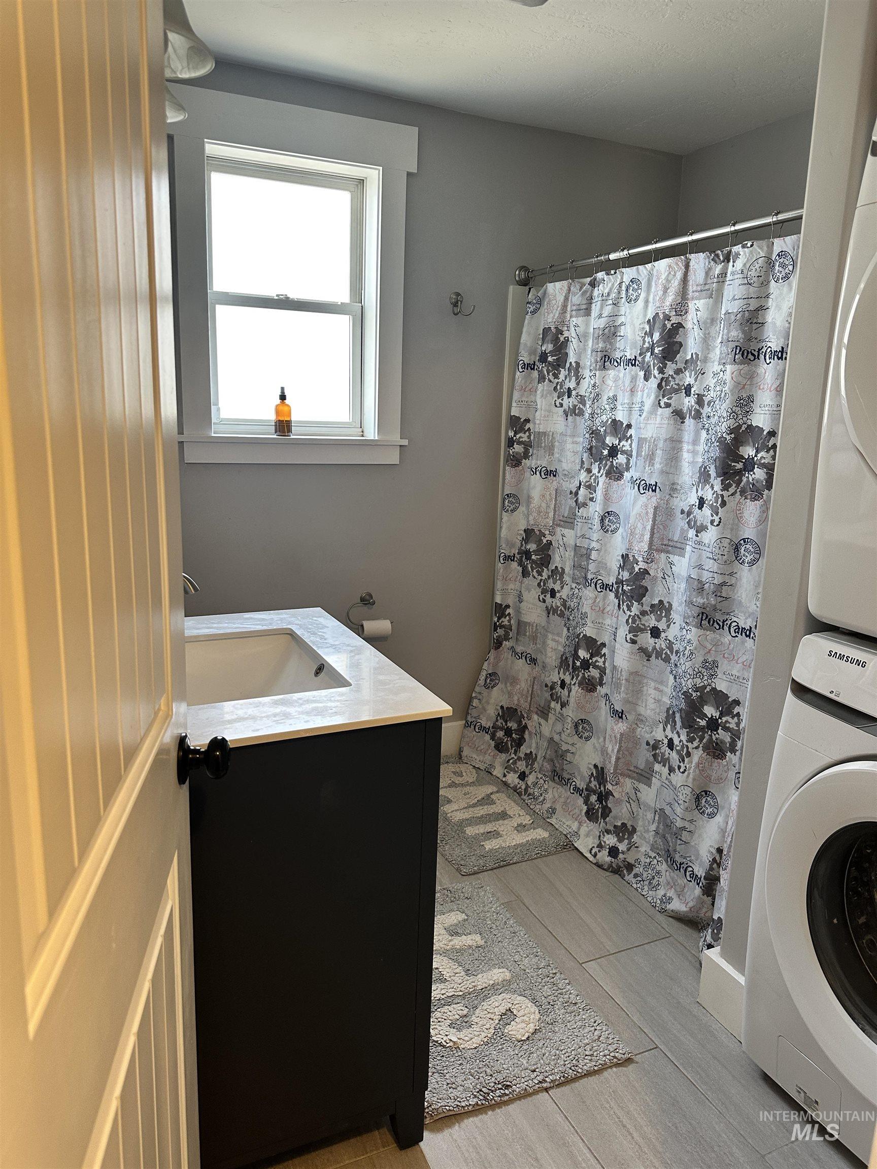 209 S Front St. Property Photo 34