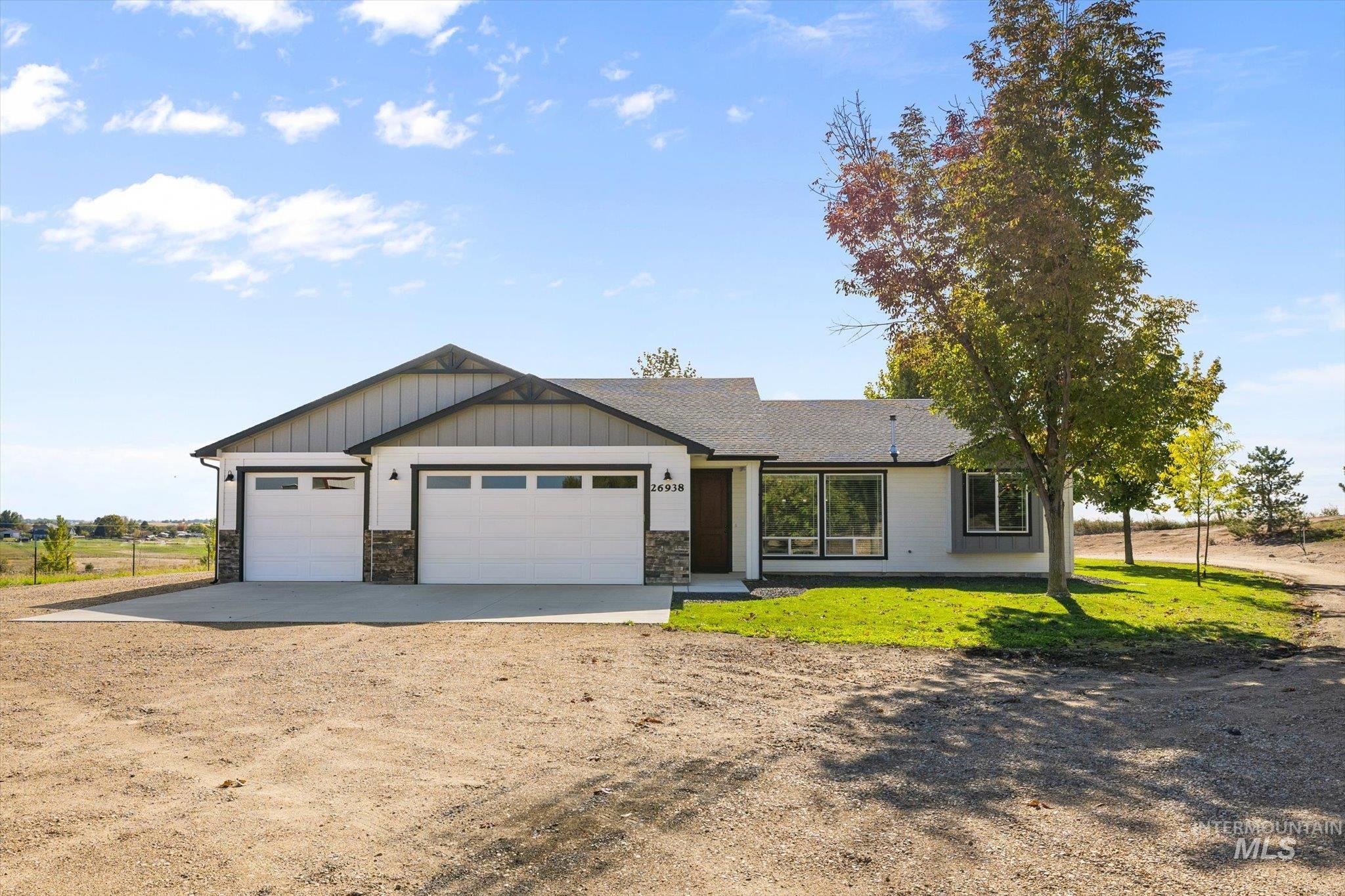 26938 Breakaway Ln Property Photo 4