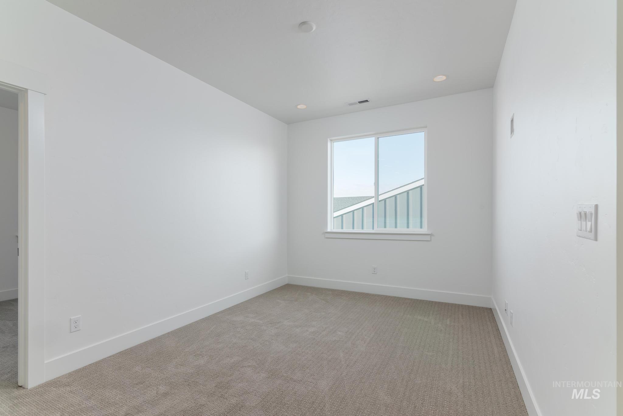 2630 N Morehouse Ave Property Photo 21