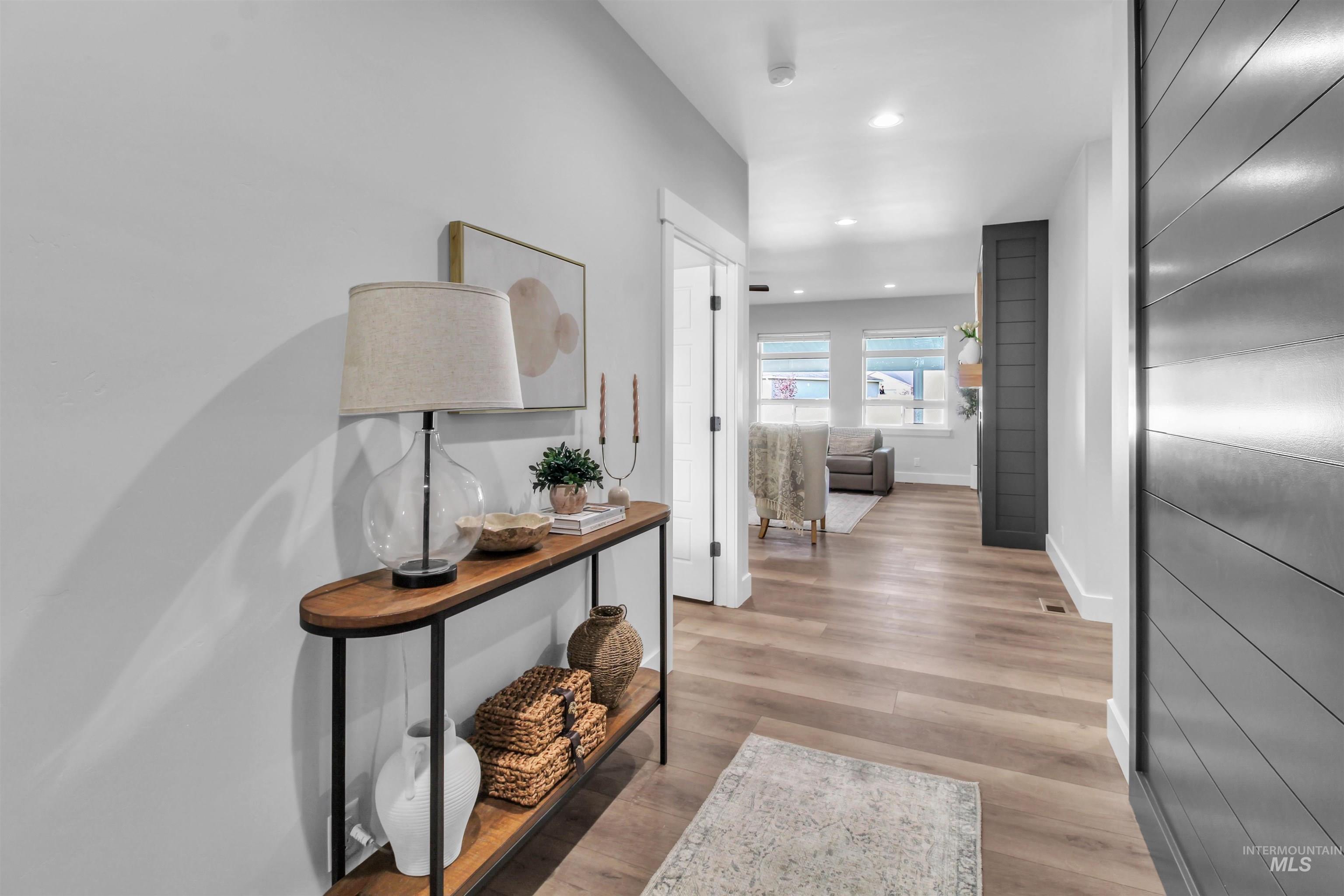 810 Snake River Drive Property Photo 3