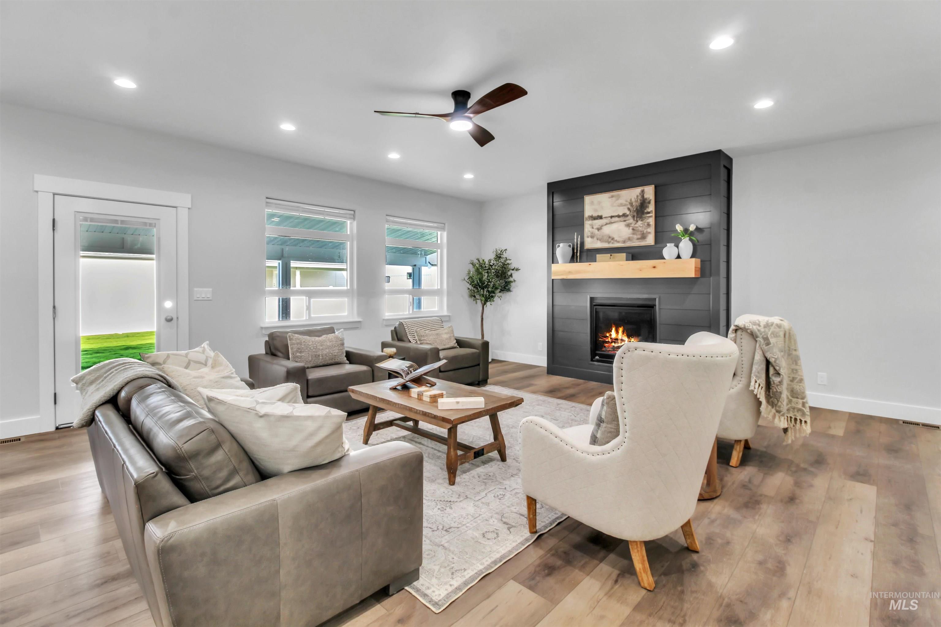 810 Snake River Drive Property Photo 4