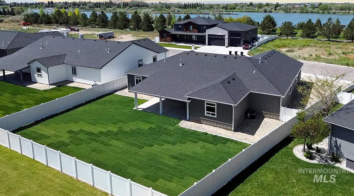810 Snake River Drive Property Photo 36