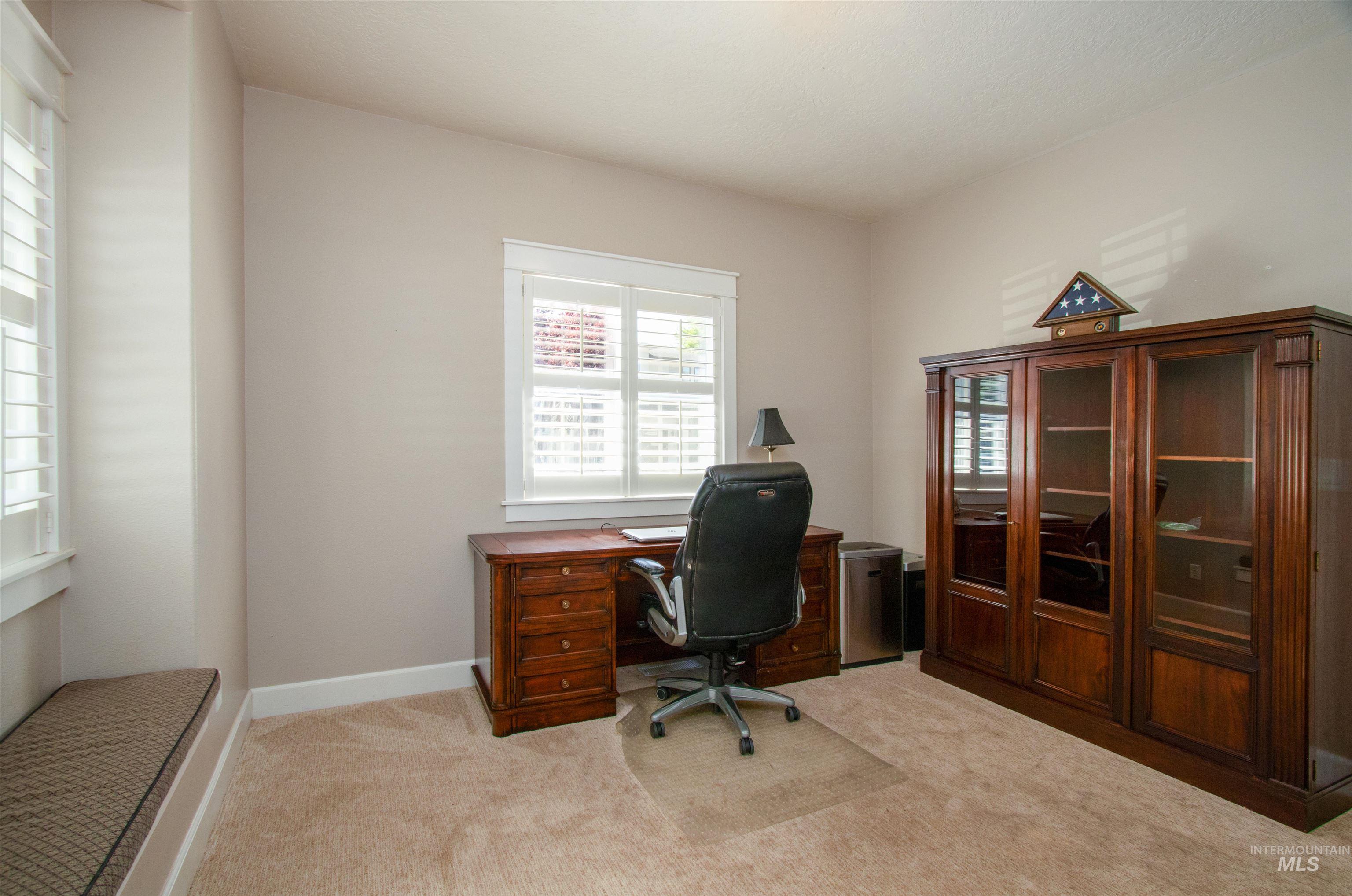 892 S Capitola Way Property Photo 8