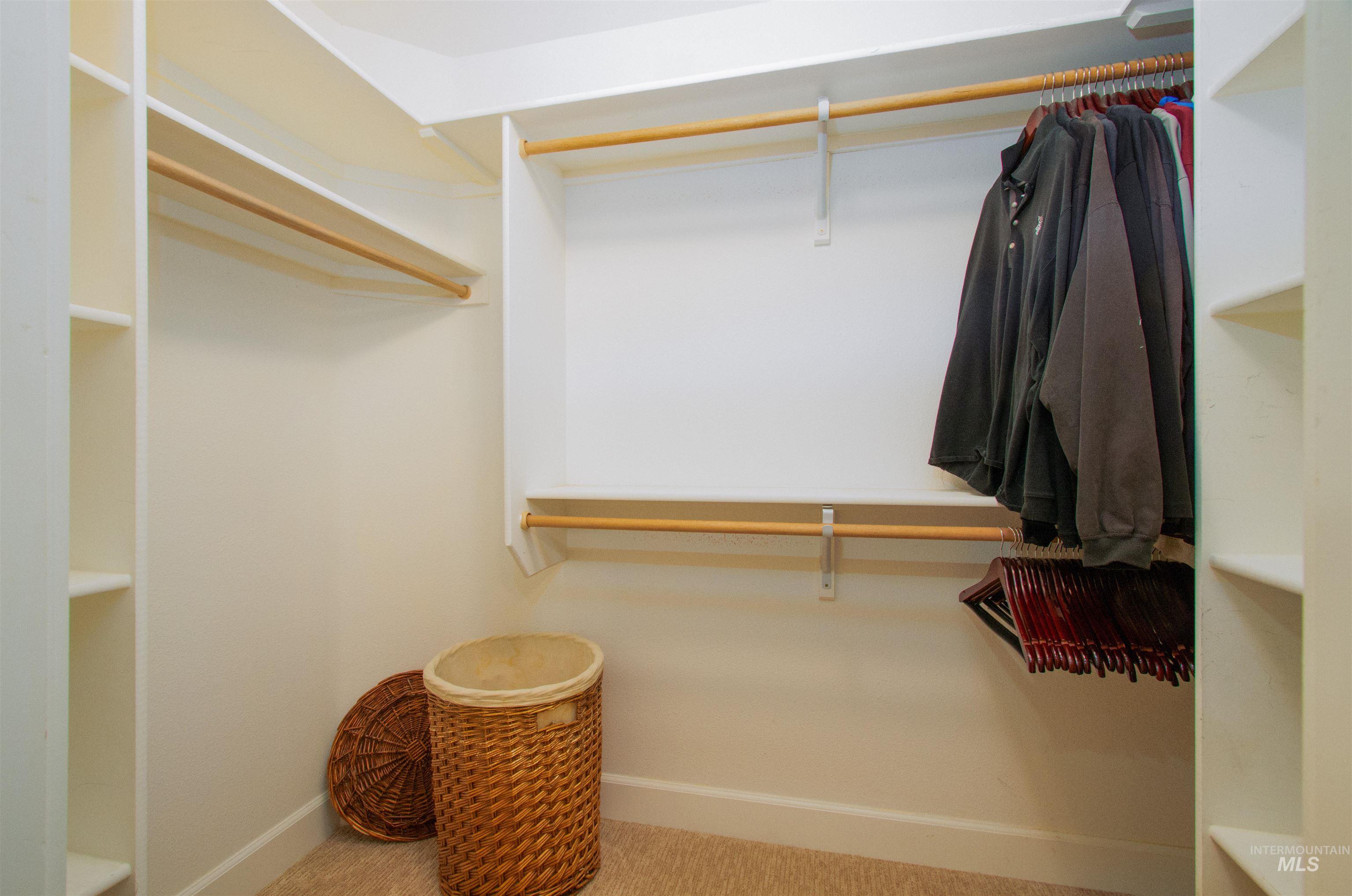 892 S Capitola Way Property Photo 10