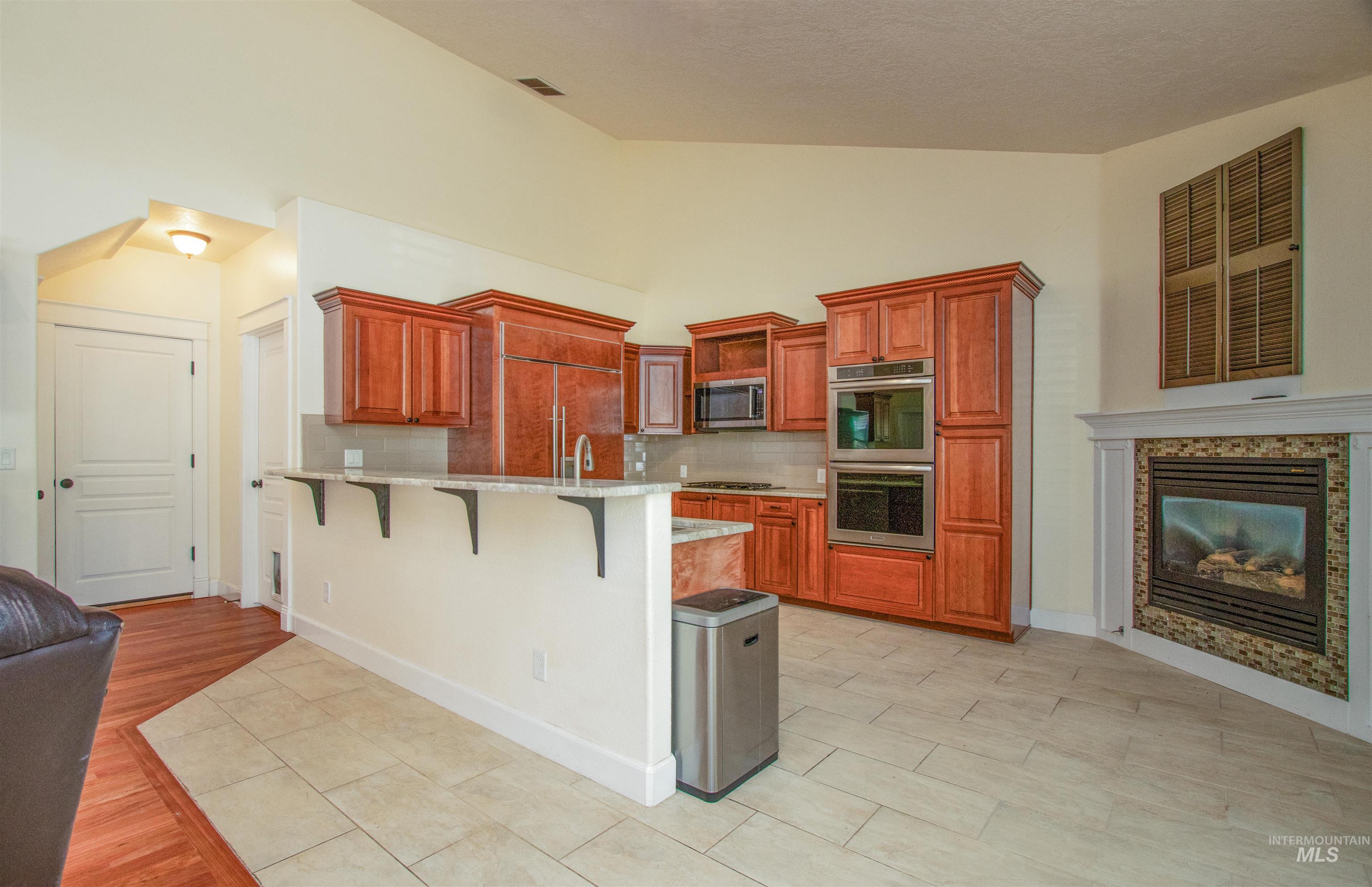 892 S Capitola Way Property Photo 12