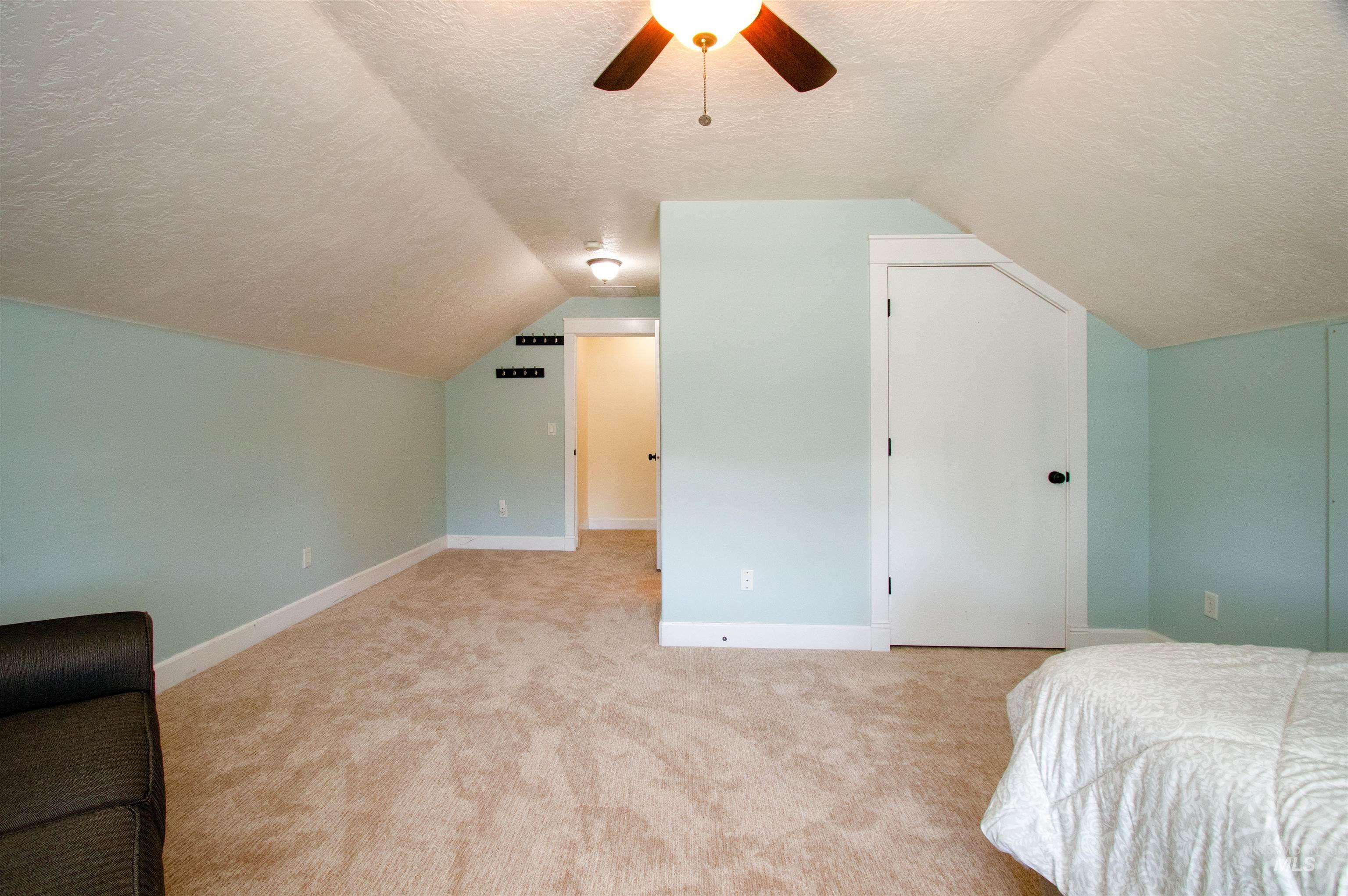 892 S Capitola Way Property Photo 21