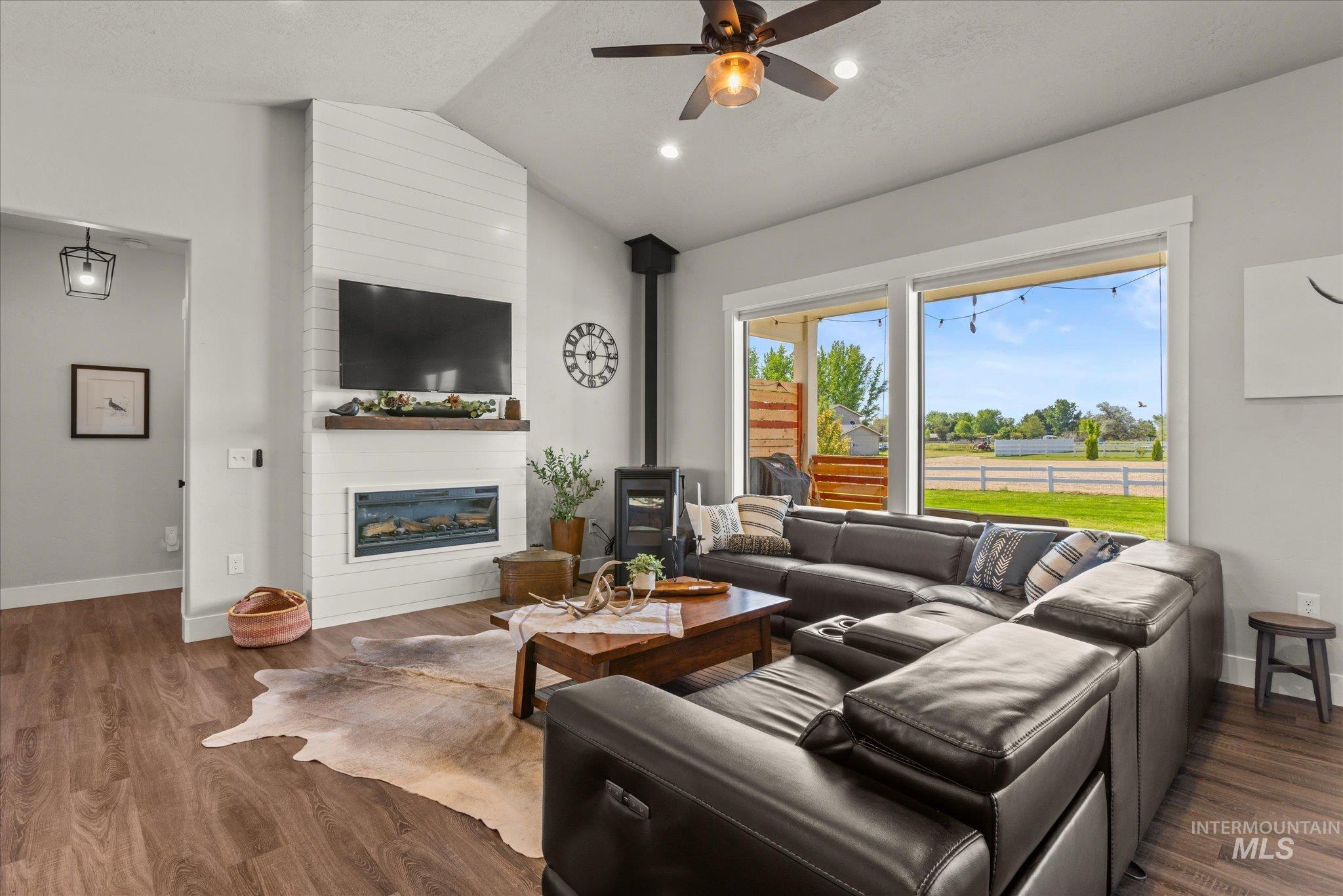 17220 Colbey Lane Property Photo 10