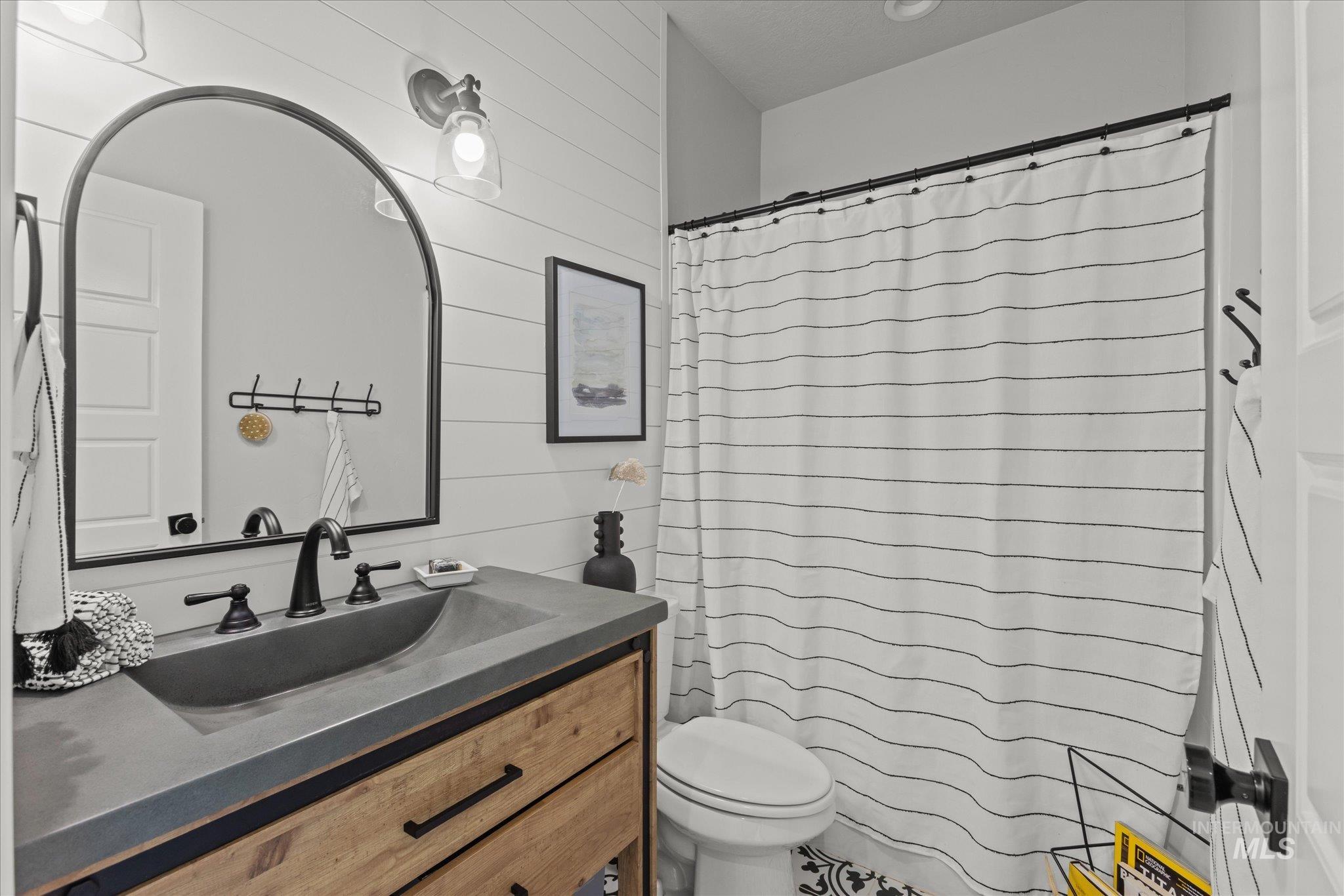 17220 Colbey Lane Property Photo 23