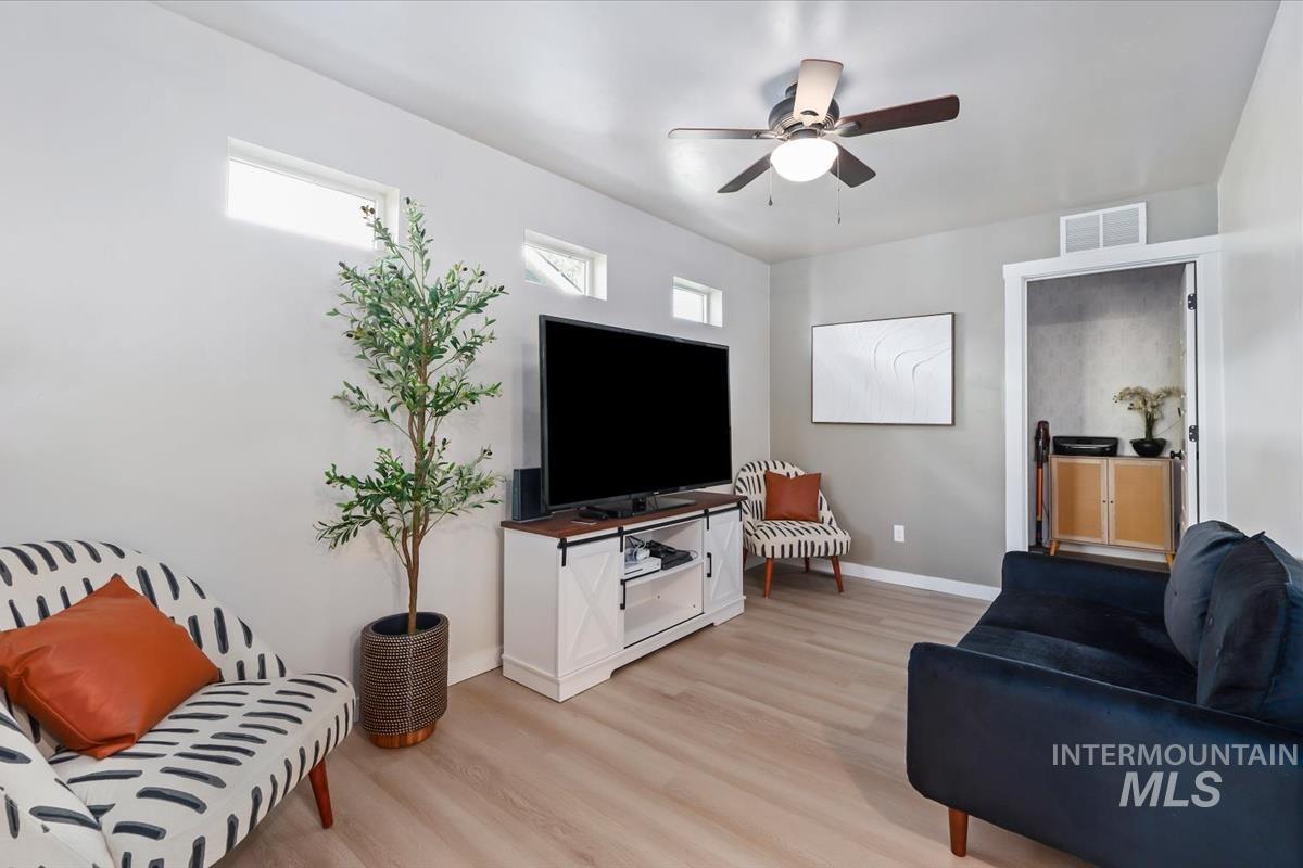 1710 W Woodington St. Property Photo 20