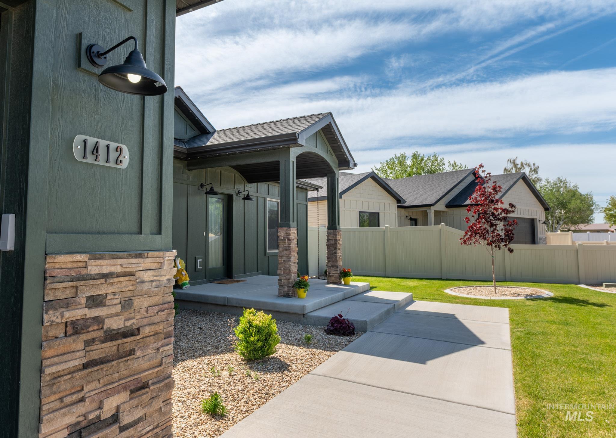 1412 Quartz Drive Property Photo 2