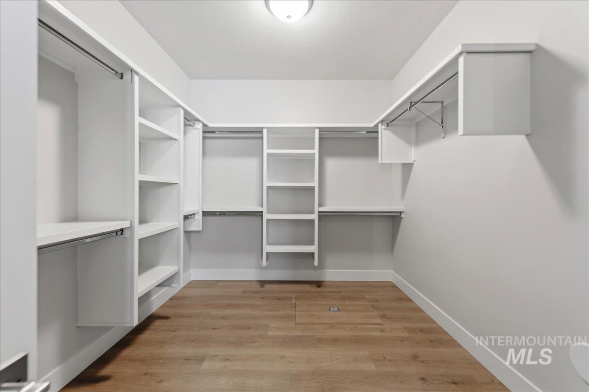 1041 W Malbar St. Property Photo 19