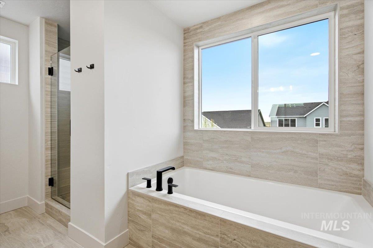 833 E Crescendo St Property Photo 12