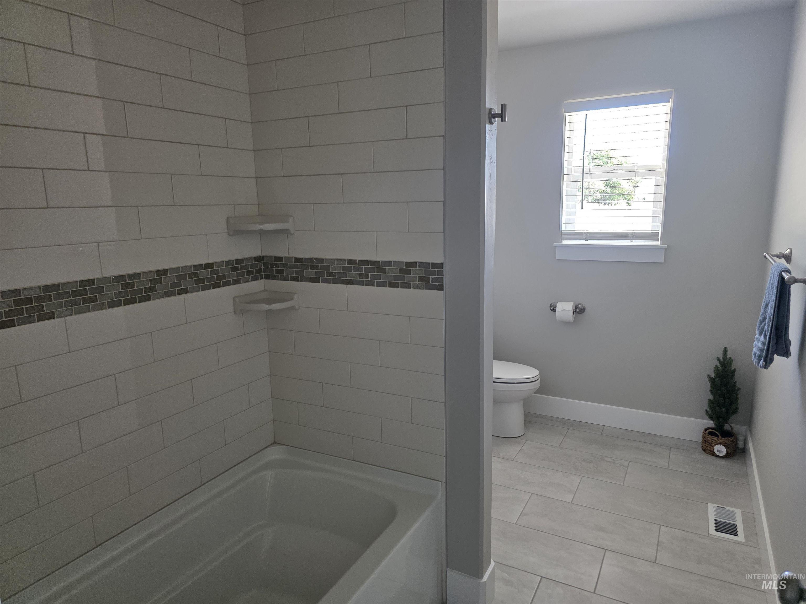 2843 E 3500 N. Property Photo 17