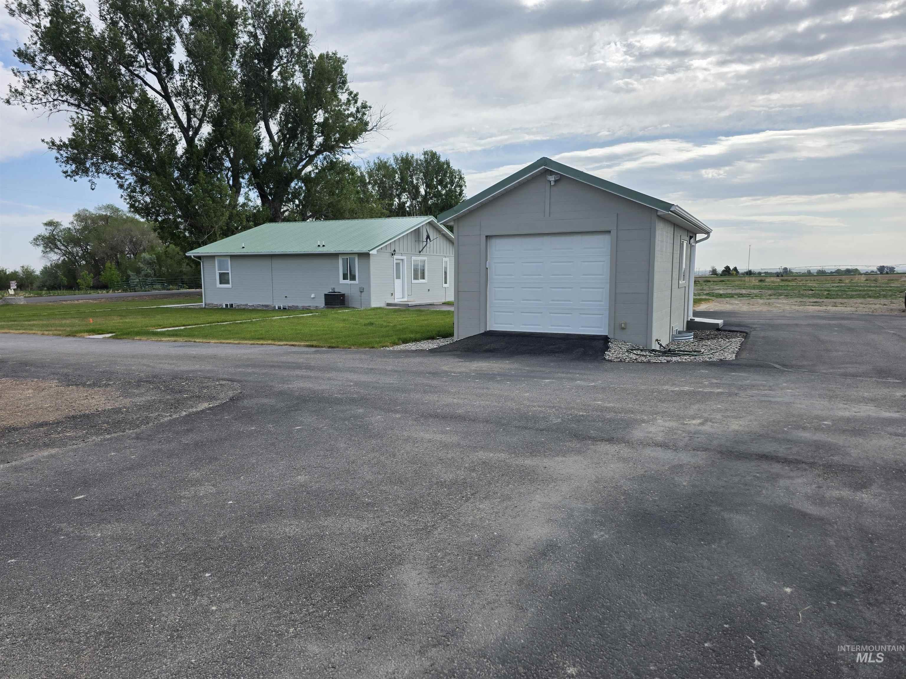 2843 E 3500 N. Property Photo 26