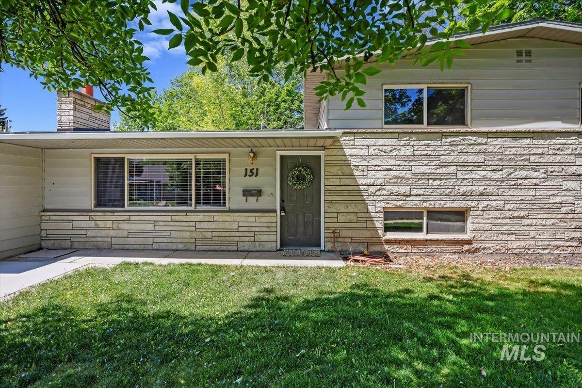151 Fillmore St Property Photo 3