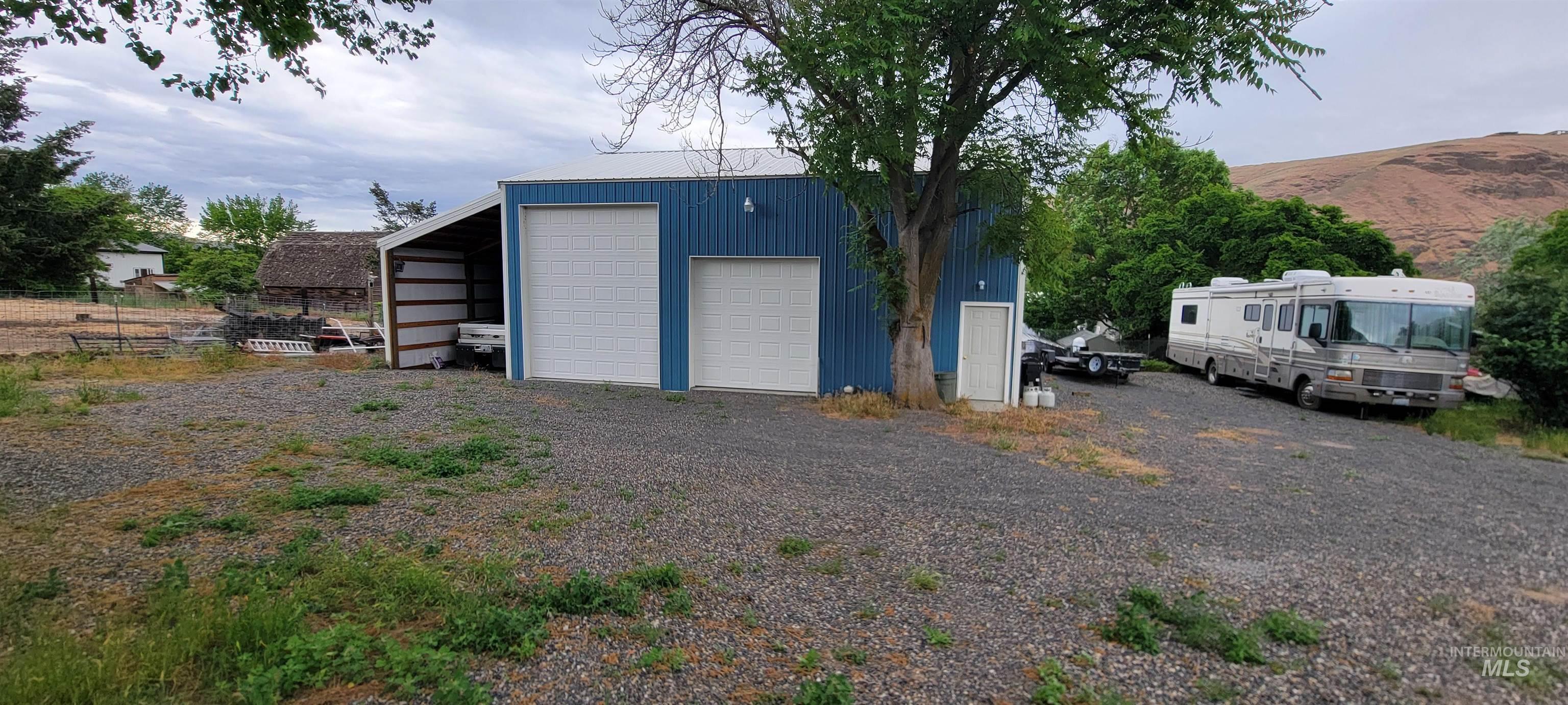 1303 4th St Property Photo 3
