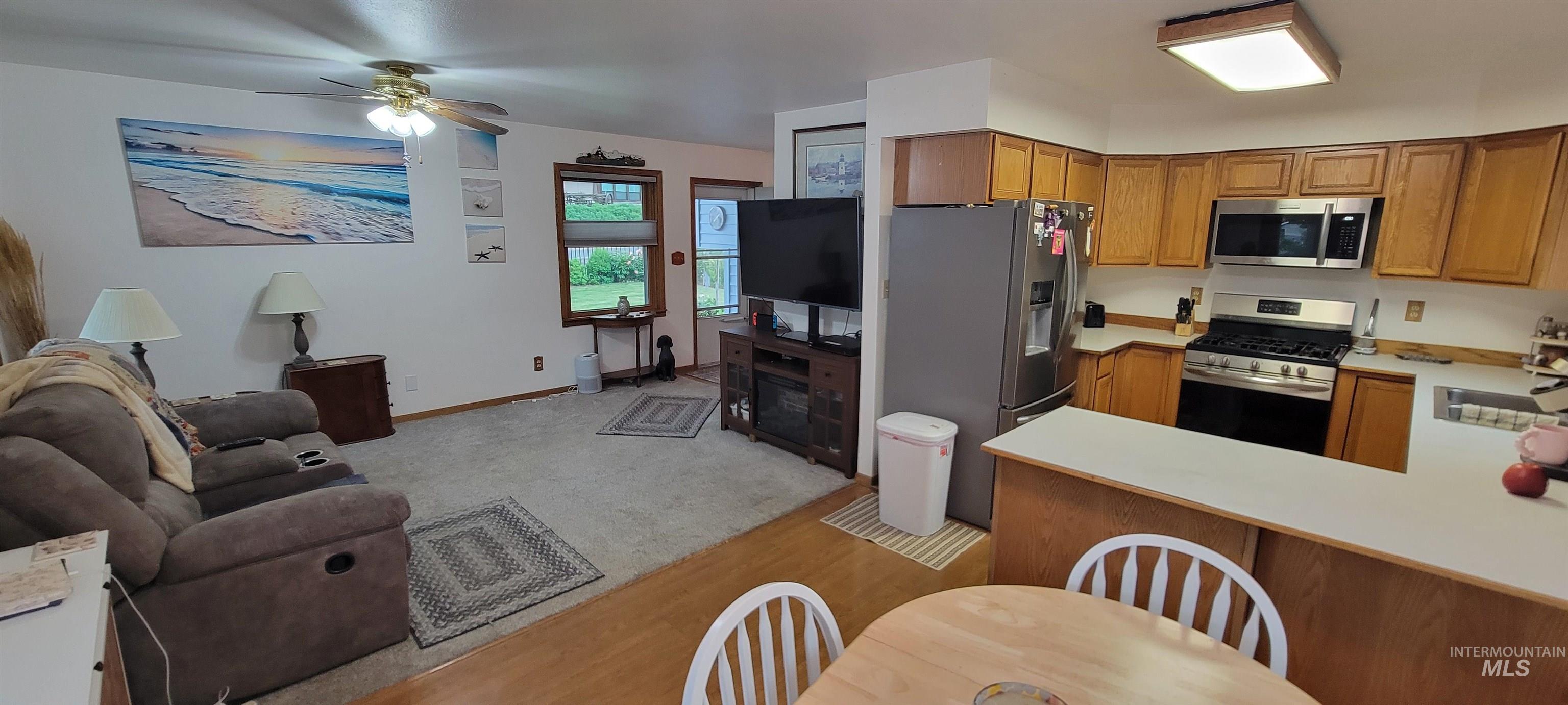 1303 4th St Property Photo 4