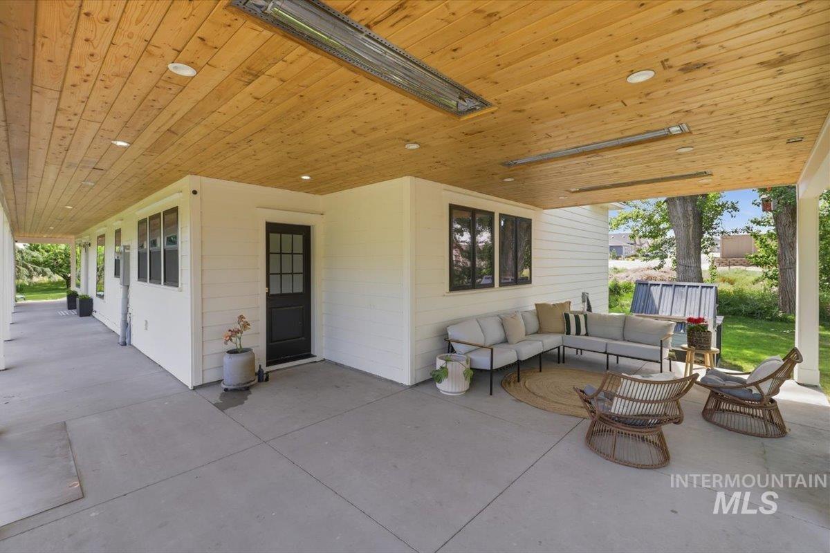 1811 W Greenhurst Rd Property Photo 36