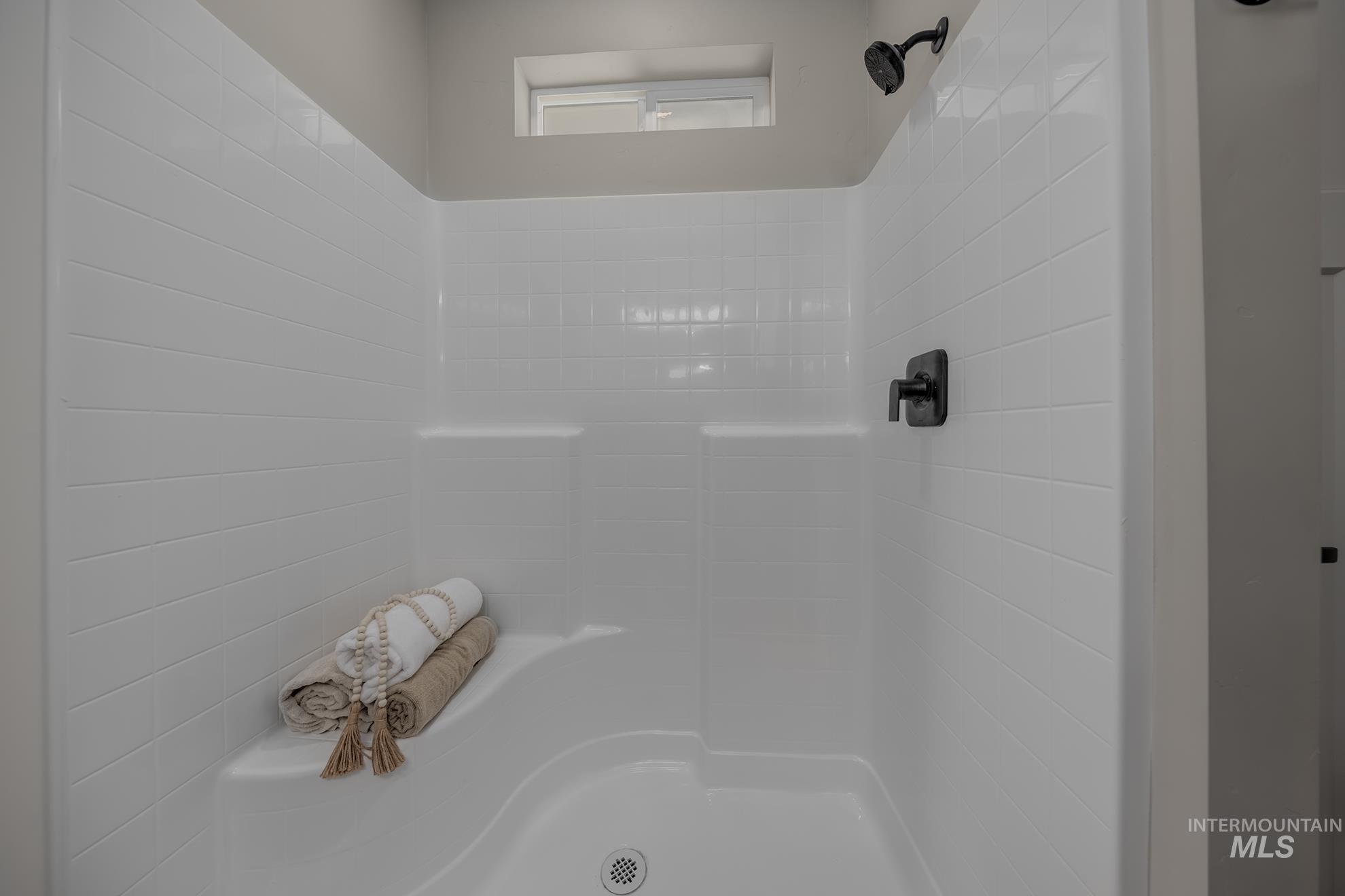 735 Oakmont St Property Photo 23