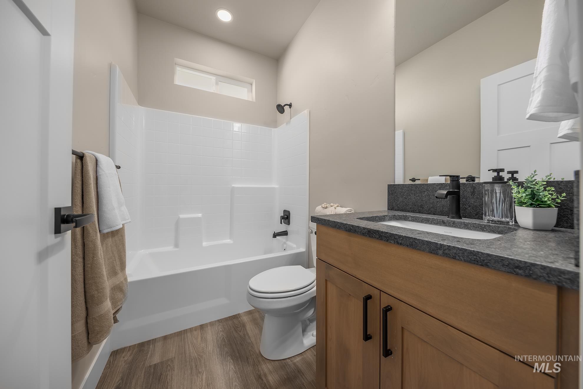735 Oakmont St Property Photo 29
