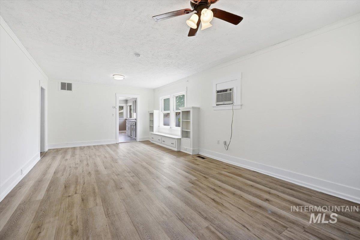 416 9th Ave N Property Photo 5