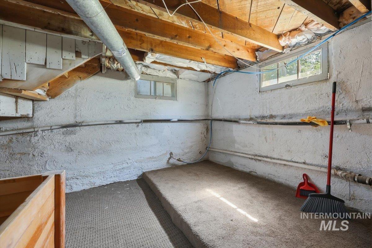 416 9th Ave N Property Photo 17