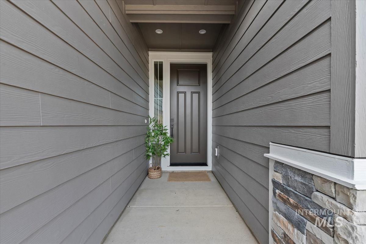 6408 E One Tree Pl. Property Photo 2