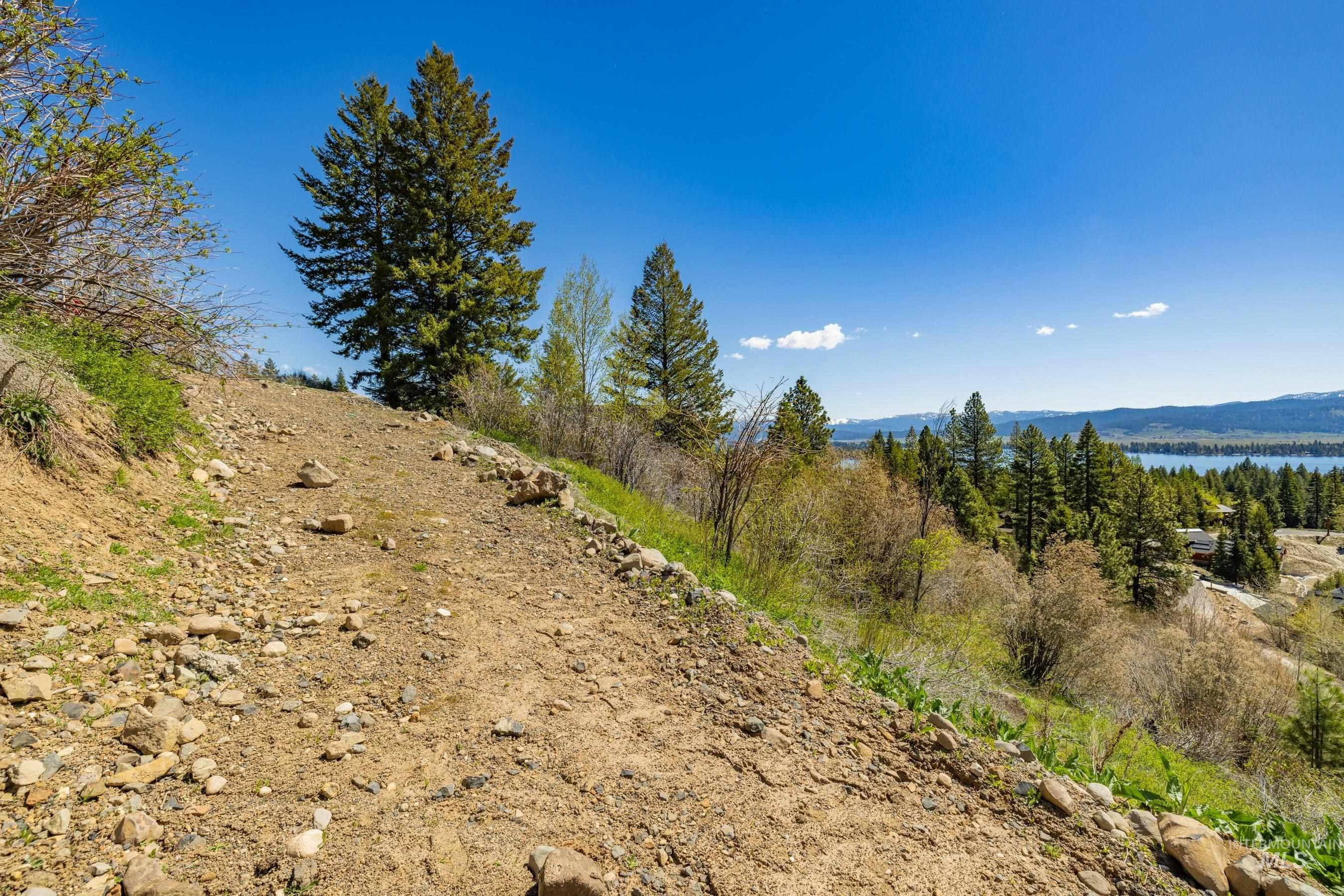 567 Whitewater Drive Property Photo 15