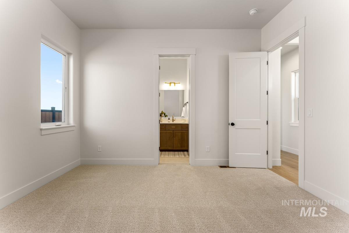 3112 E Renwick Dr Property Photo 18