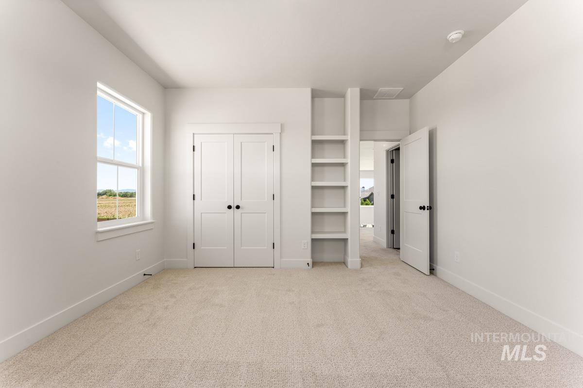 3112 E Renwick Dr Property Photo 29