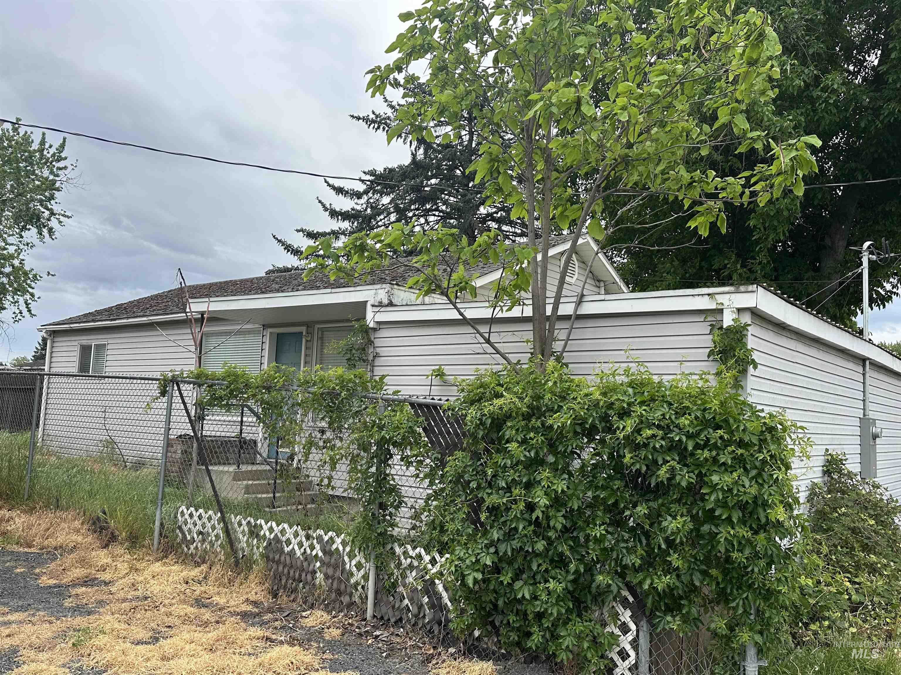 630 Preston Ave Property Photo 2