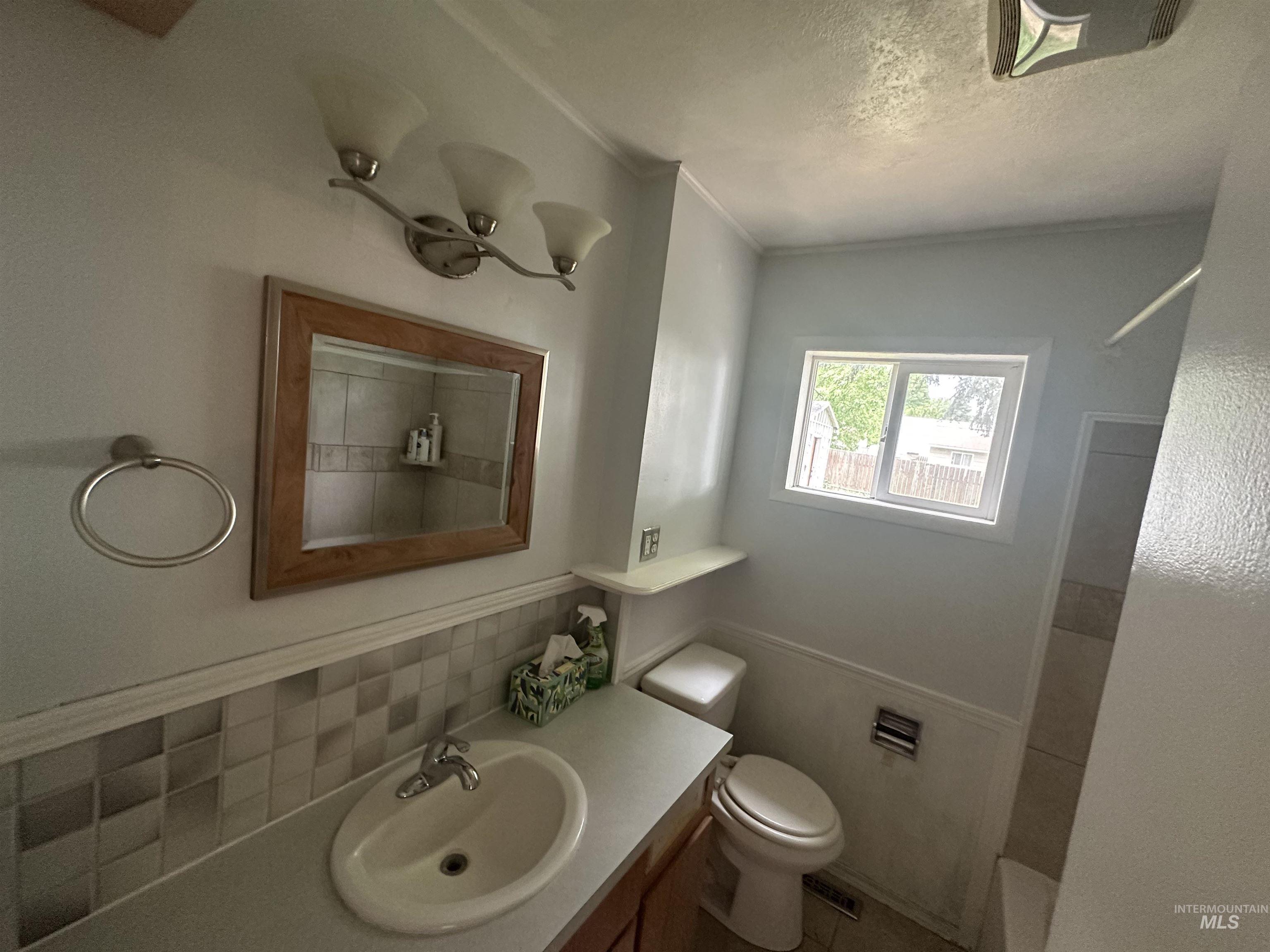 630 Preston Ave Property Photo 10