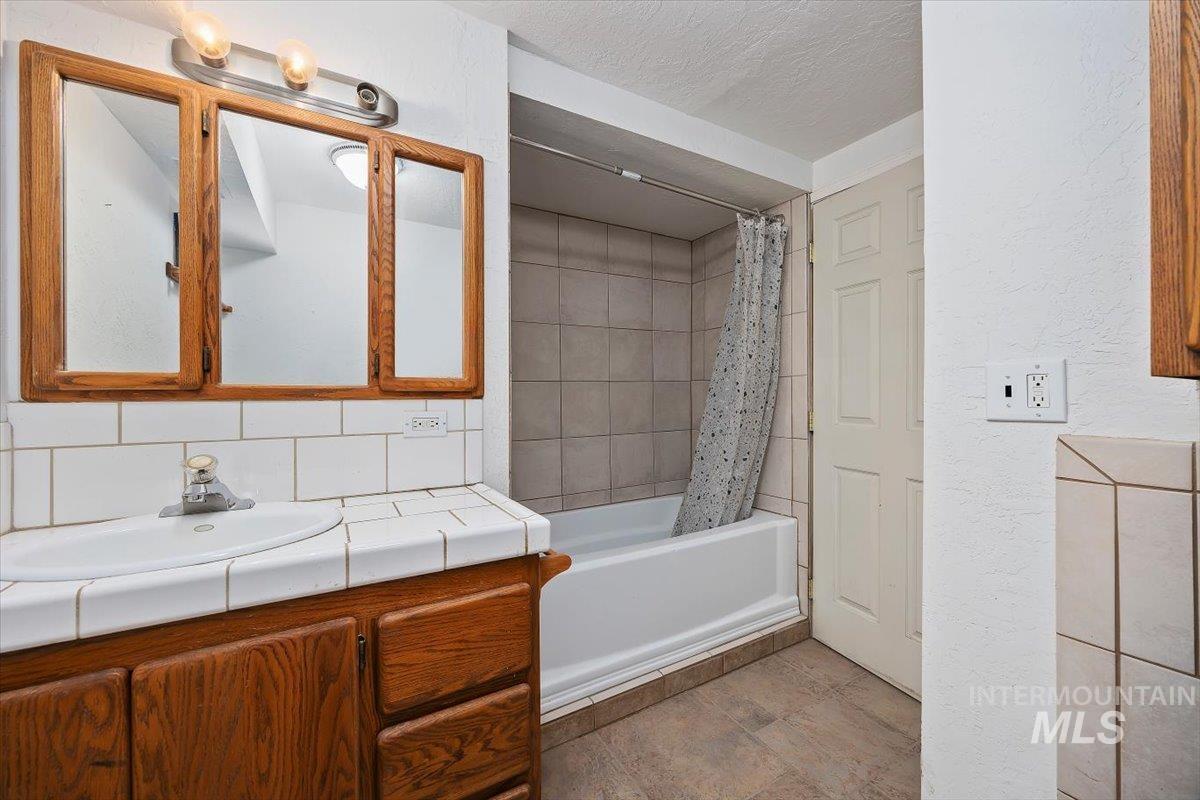 4004 N 2600 E. Property Photo 22