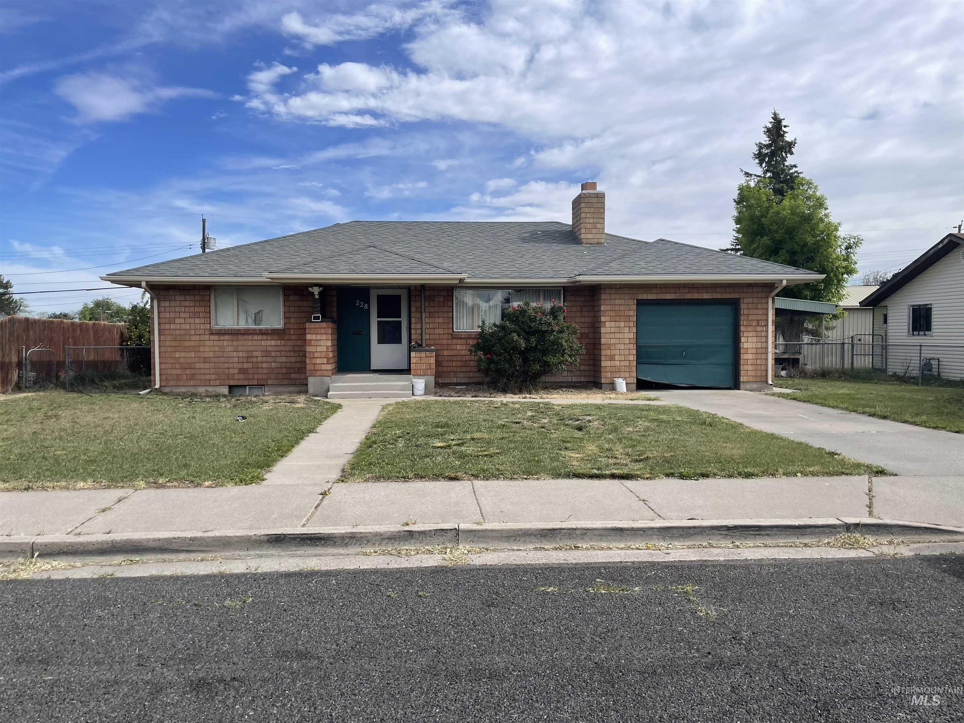 228 Borah Ave W Property Photo 1