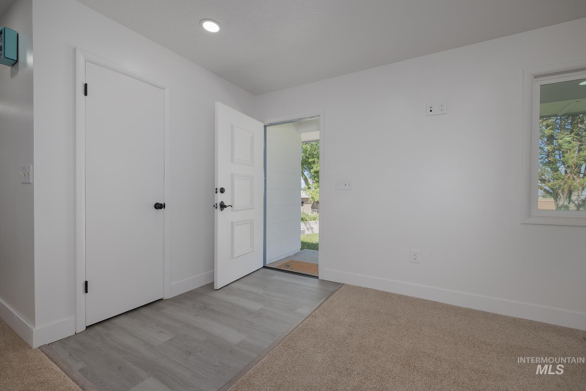2121 Alameda Property Photo 2