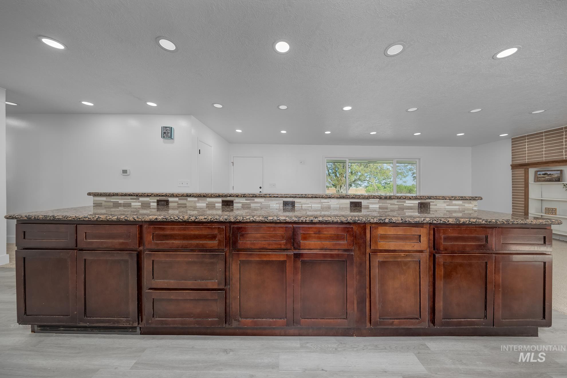 2121 Alameda Property Photo 8