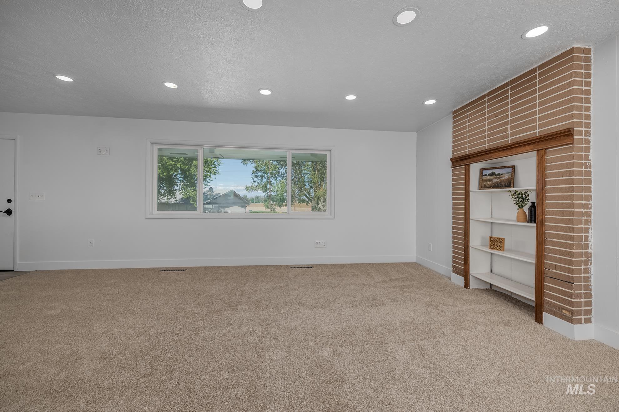2121 Alameda Property Photo 11