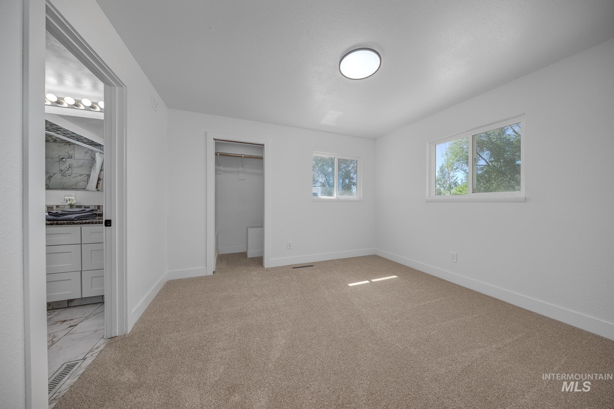 2121 Alameda Property Photo 14